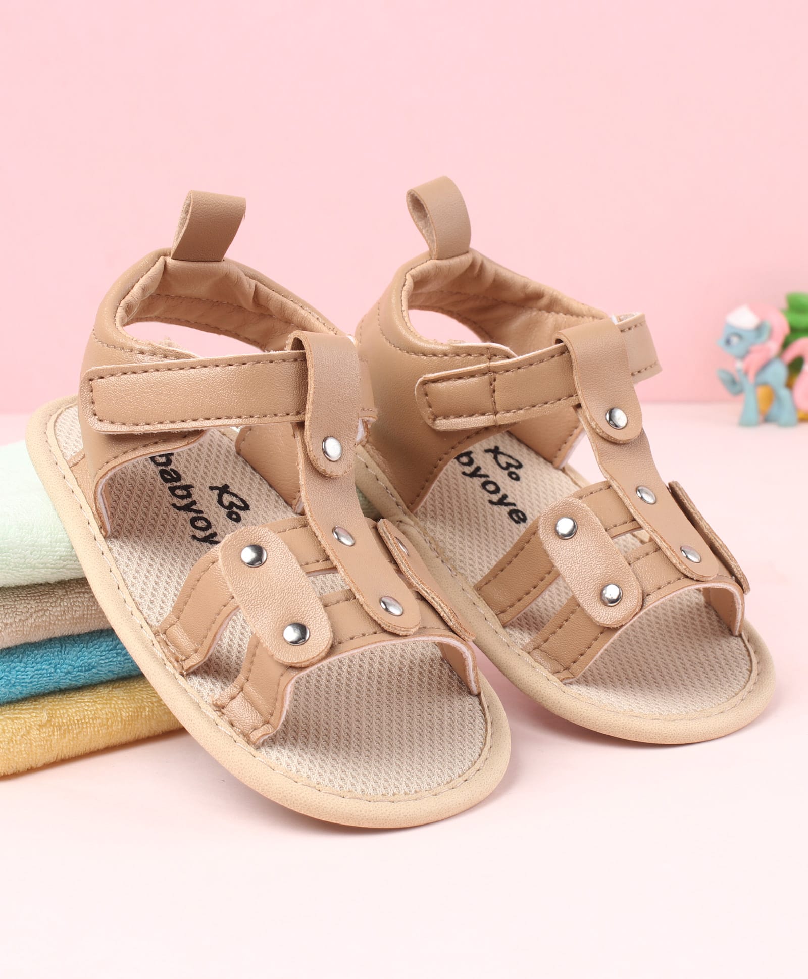 Babyoye Velcro Closure Solid Booties - Beige-image-17