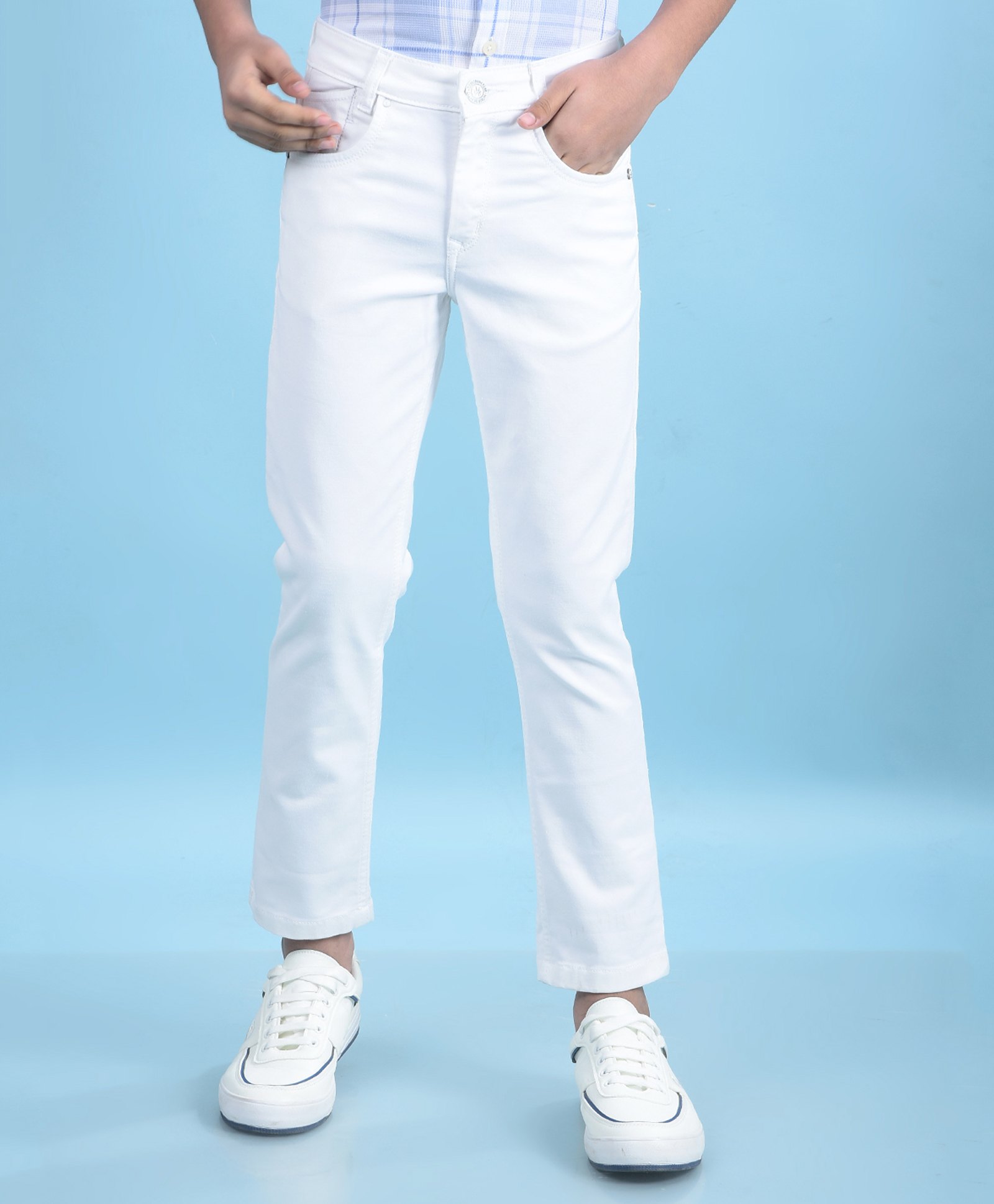 CRIMSOUNE CLUB Cotton Woven Mild Washed Jeans - White-picture-14