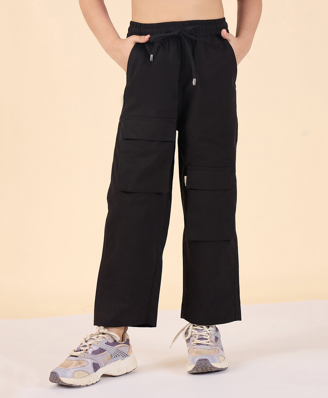 StyloBug Cotton Woven Solid Cargo Pants - Black-image-8