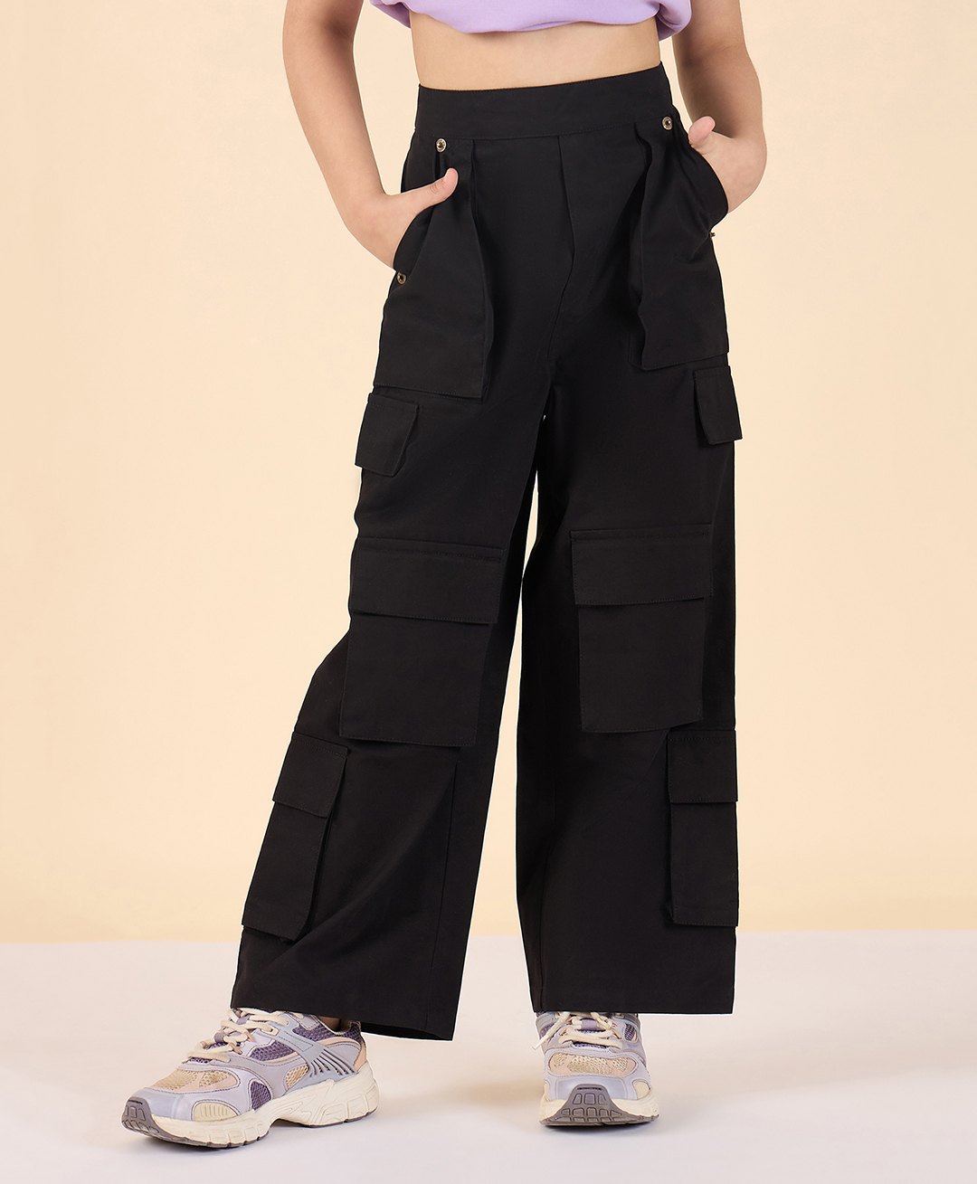 StyloBug Cotton Woven Solid Cargo Pants - Black-image-4