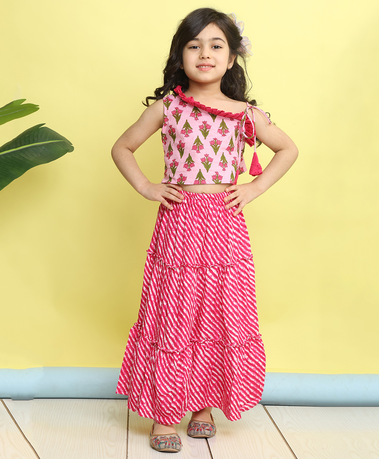 Kinder Kids Cotton Woven Sleeveless Floral & Leheriya Printed Lehenga Choli Set - Pink-image-33