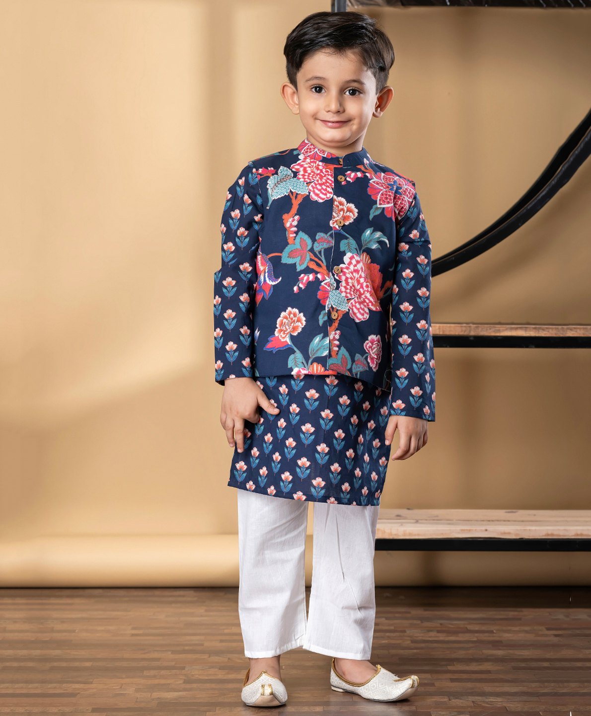 READIPRINT Cotton Woven Full Sleeves Floral Printed Kurta Pyjama With Nehru Jacket Set - Blue-picture-39