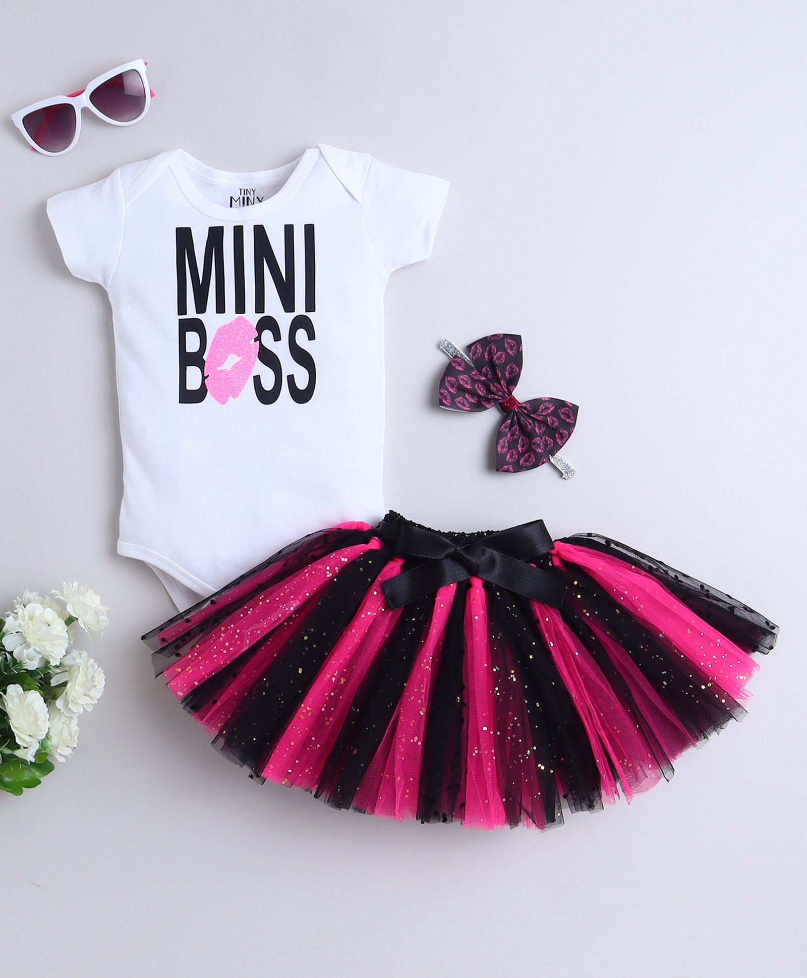 TINY MINY MEE Elastane Knit Half Sleeves Mini Boss Text Printed Onesie With Bow Applique Detailed Tutu Skirt & Headband - Magenta-image-17
