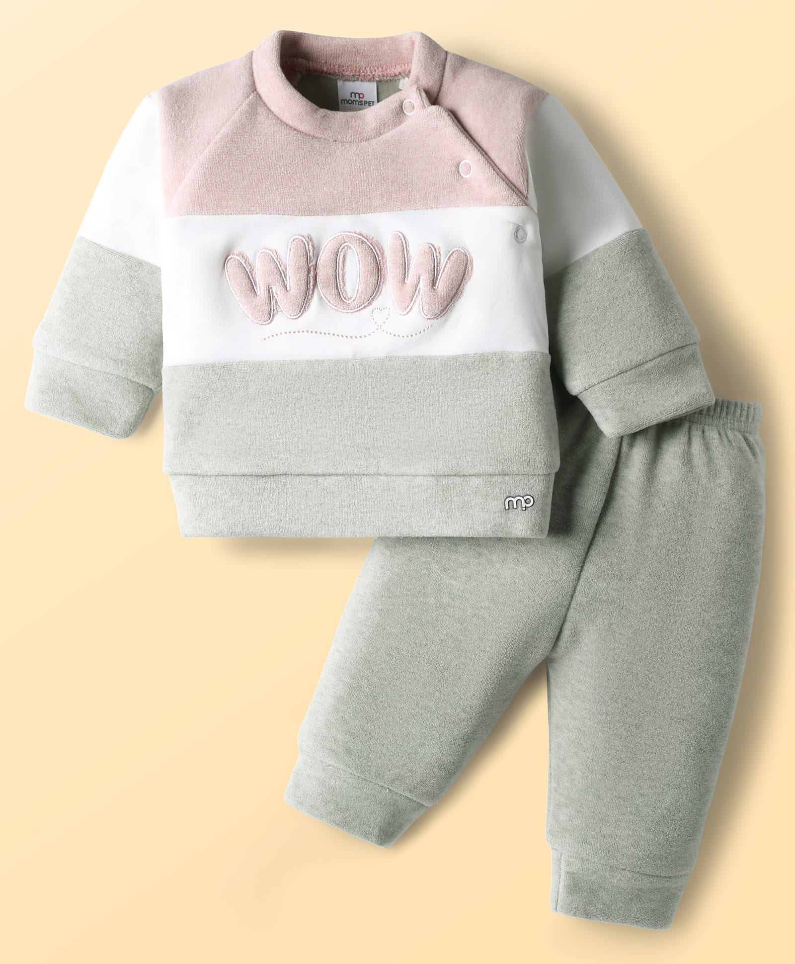 Mom's pet Fleece Knit Full Sleeves Wow Text Designed Sweatshirt With Joggers Set - Green-picture-25