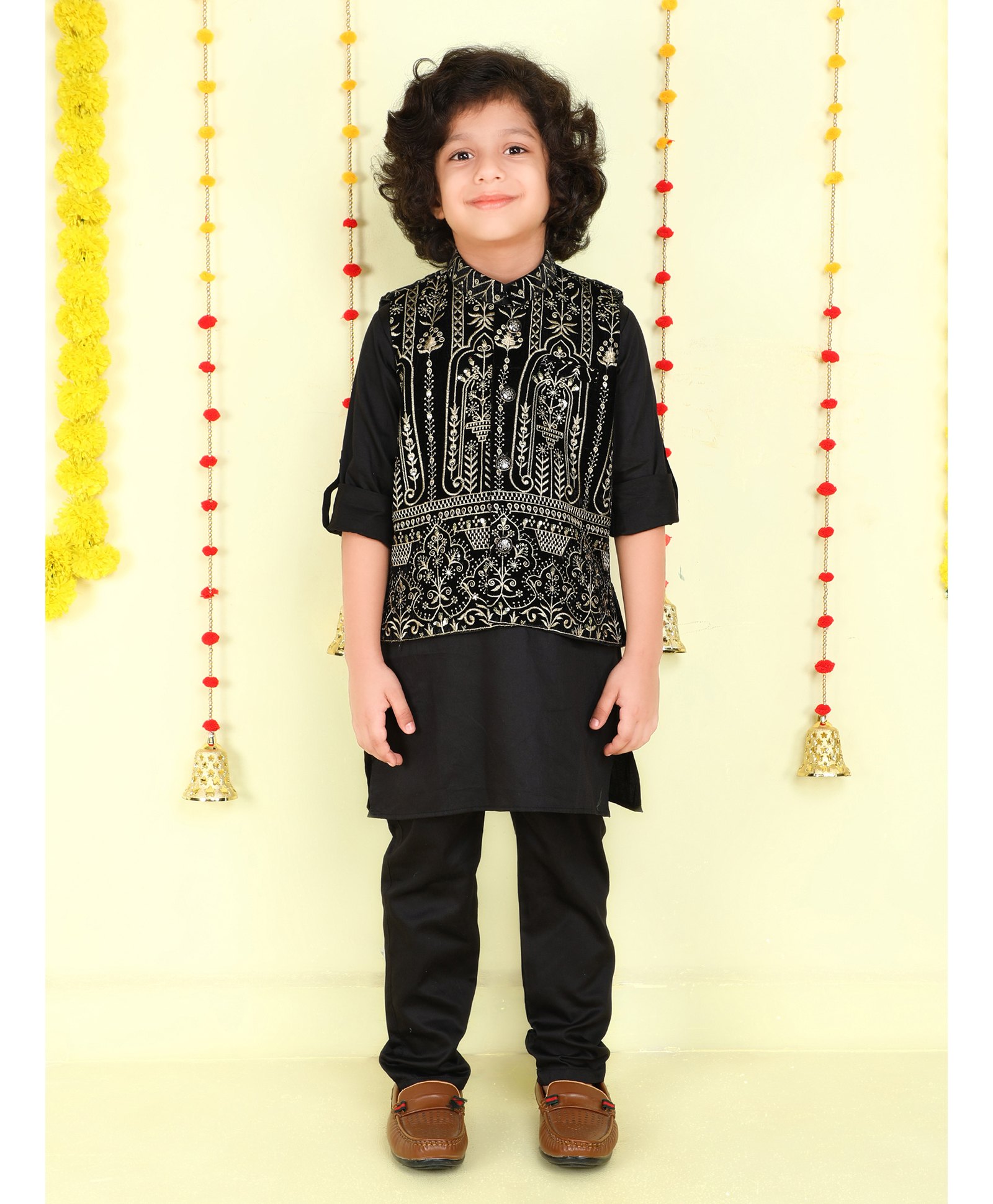 Ministitch Cotton Silk Woven Full Sleeves Solid Kurta & Pant With Floral Embroidered Jacket Set - Black-picture-35