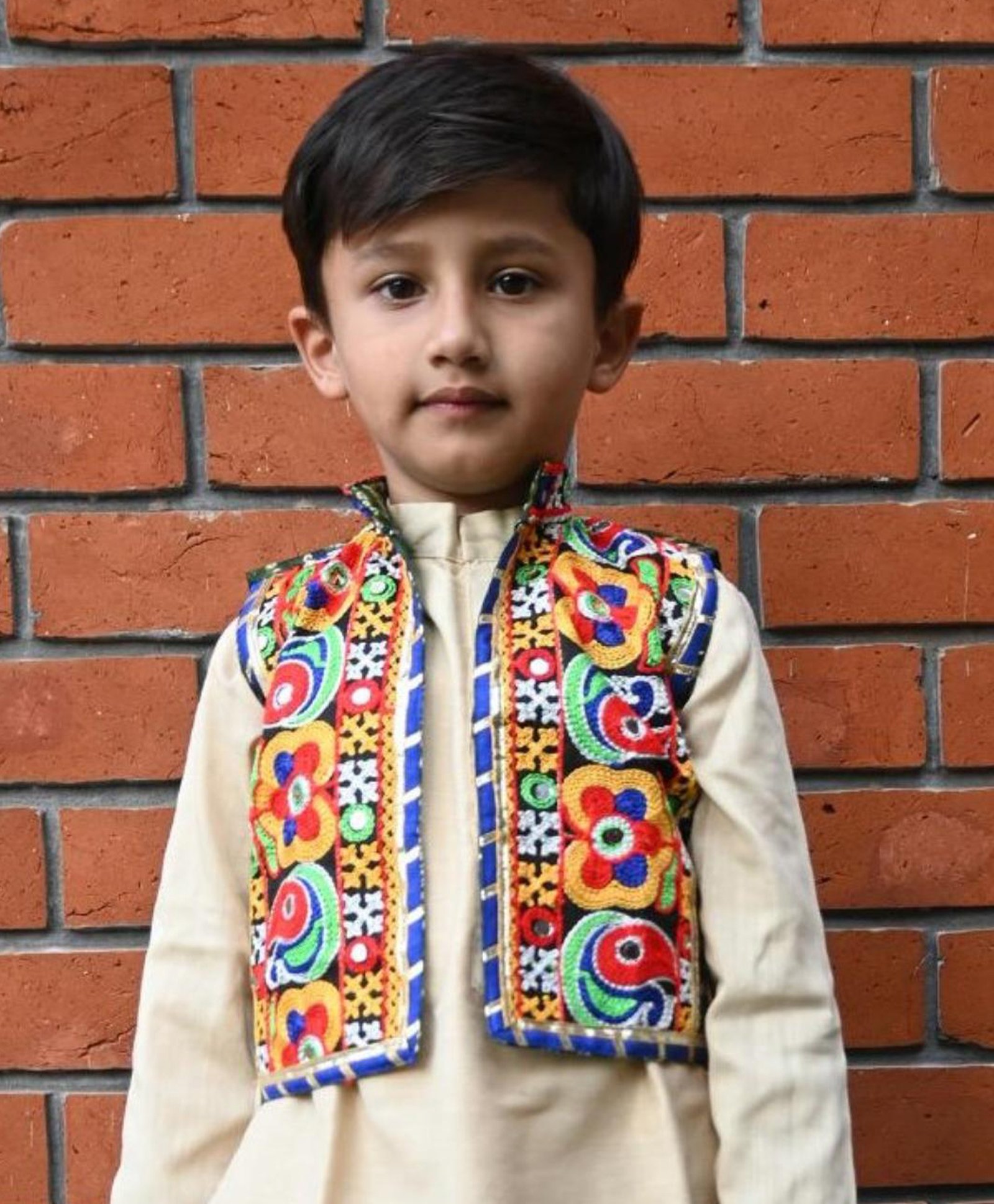 Aglare Cotton Woven Navratri Theme Sleeveless Floral Embroidered Jacket - Green