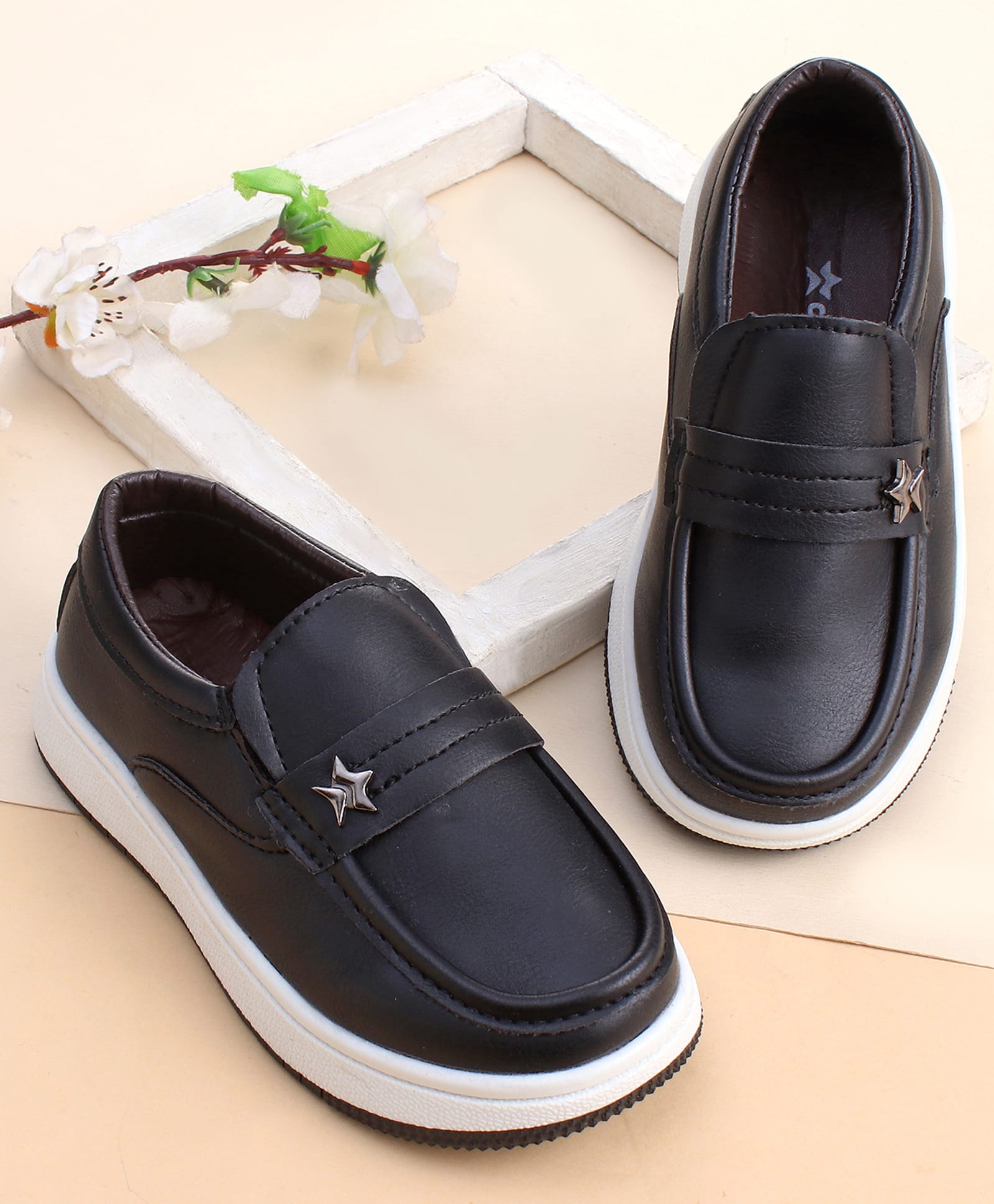 Cute Walk by Babyhug Slip On Solid Color Loafers - Black-image-3