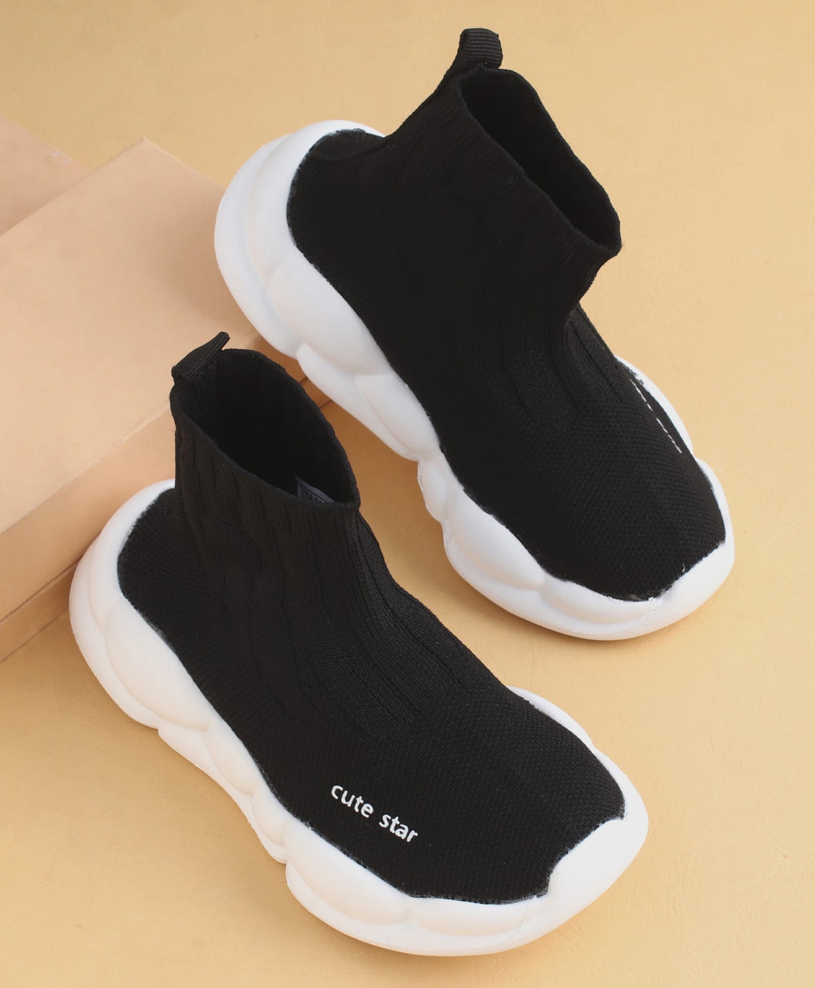 Cute Walk by Babyhug Casual Shoes Solid Color With Logo Print - Black-image-8