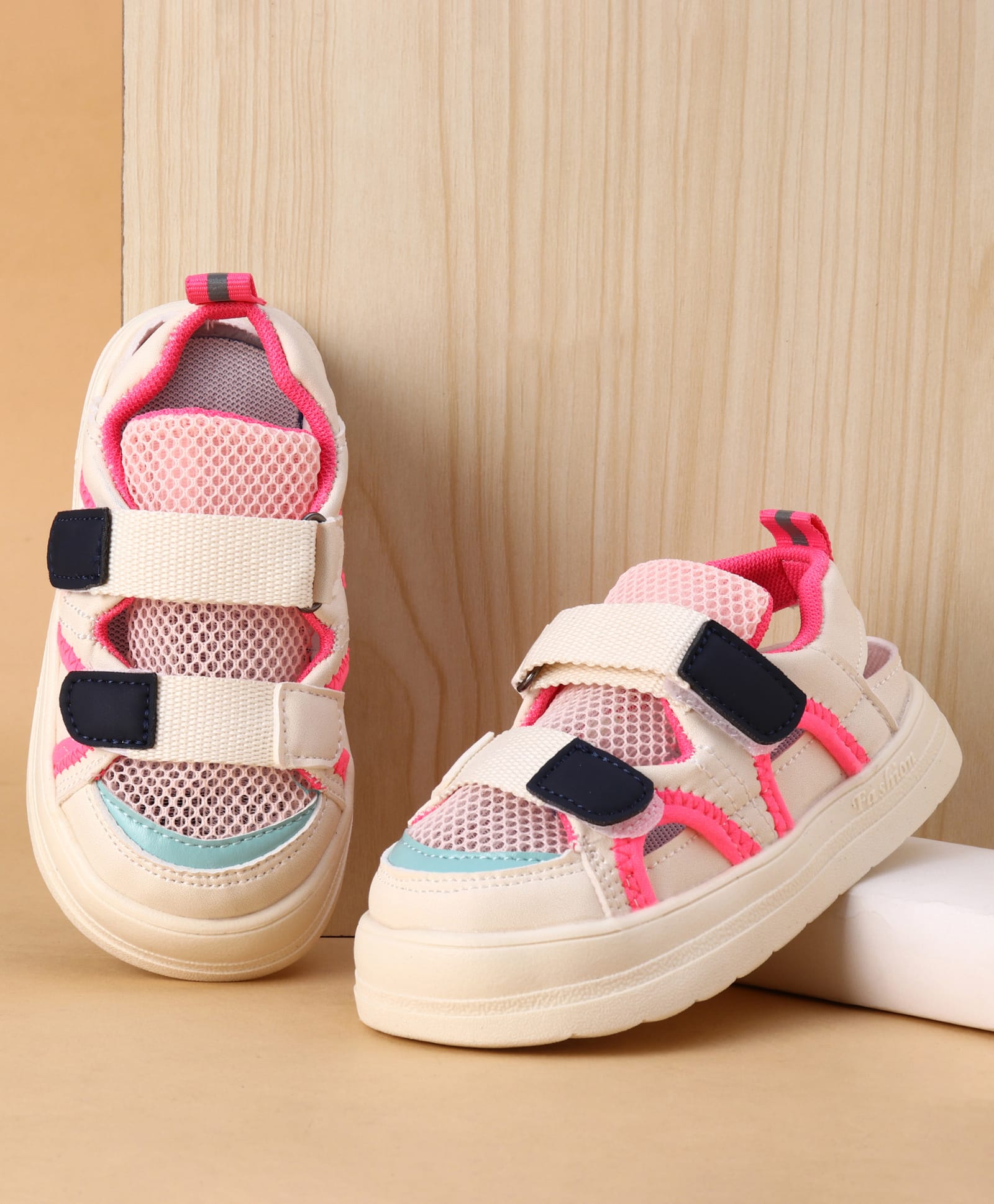 Babyoye Velcro Closure Solid Sandals - Pink-image-44