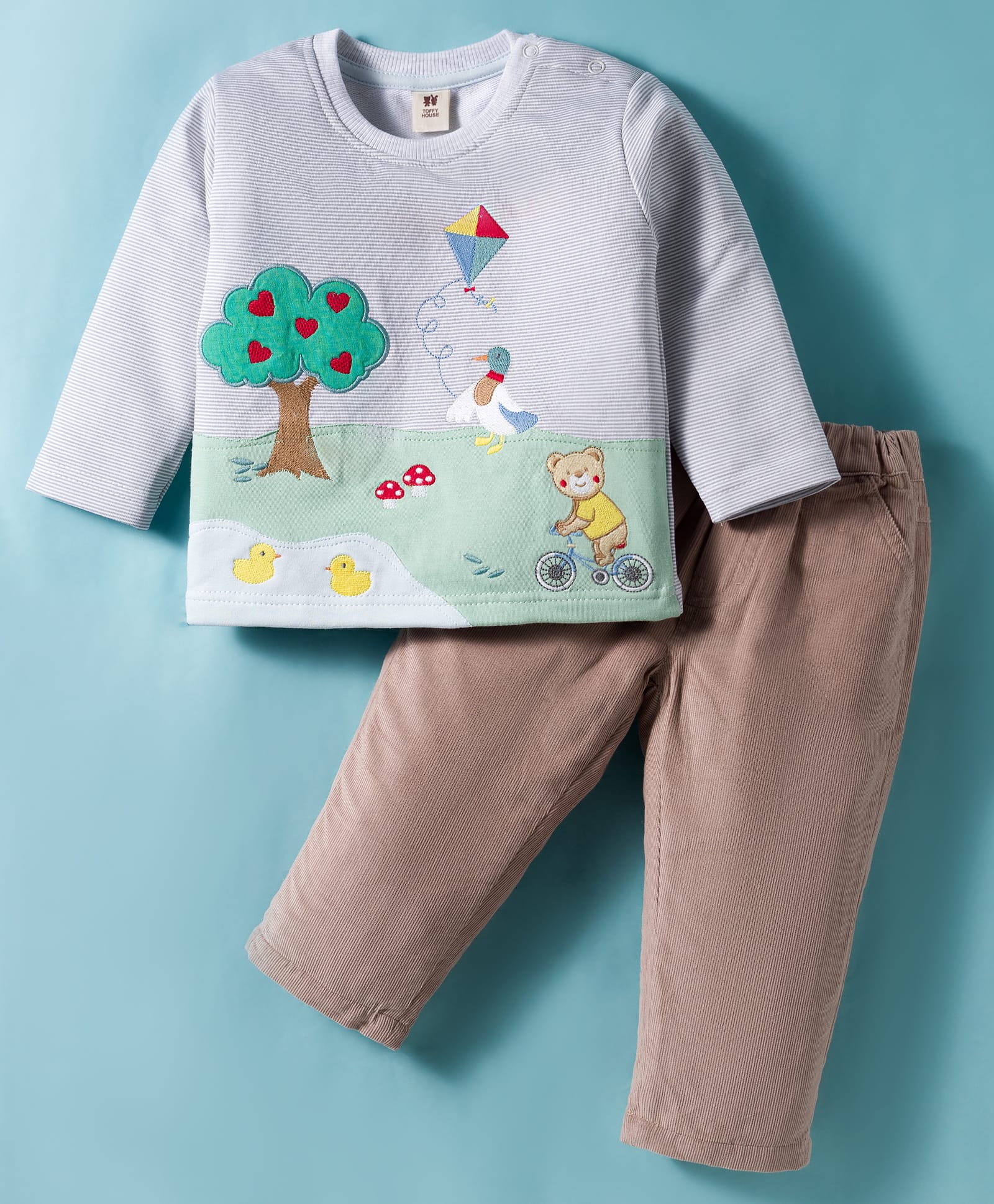 ToffyHouse Winter Wear Full Sleeves T-Shirt & Trouser Set With Tree & Animal Embriodery - White-image-33