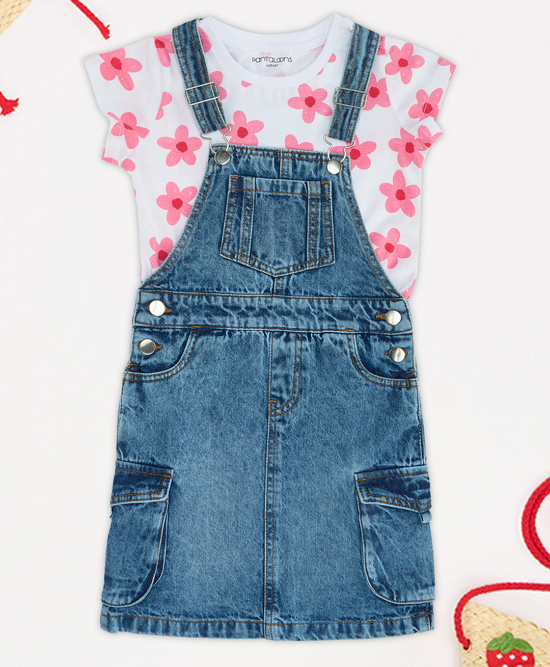 Pantaloons Junior 100% Cotton Woven Washed Dungaree With Half Sleeves Floral Printed Tee - Medium Blue-picture-28