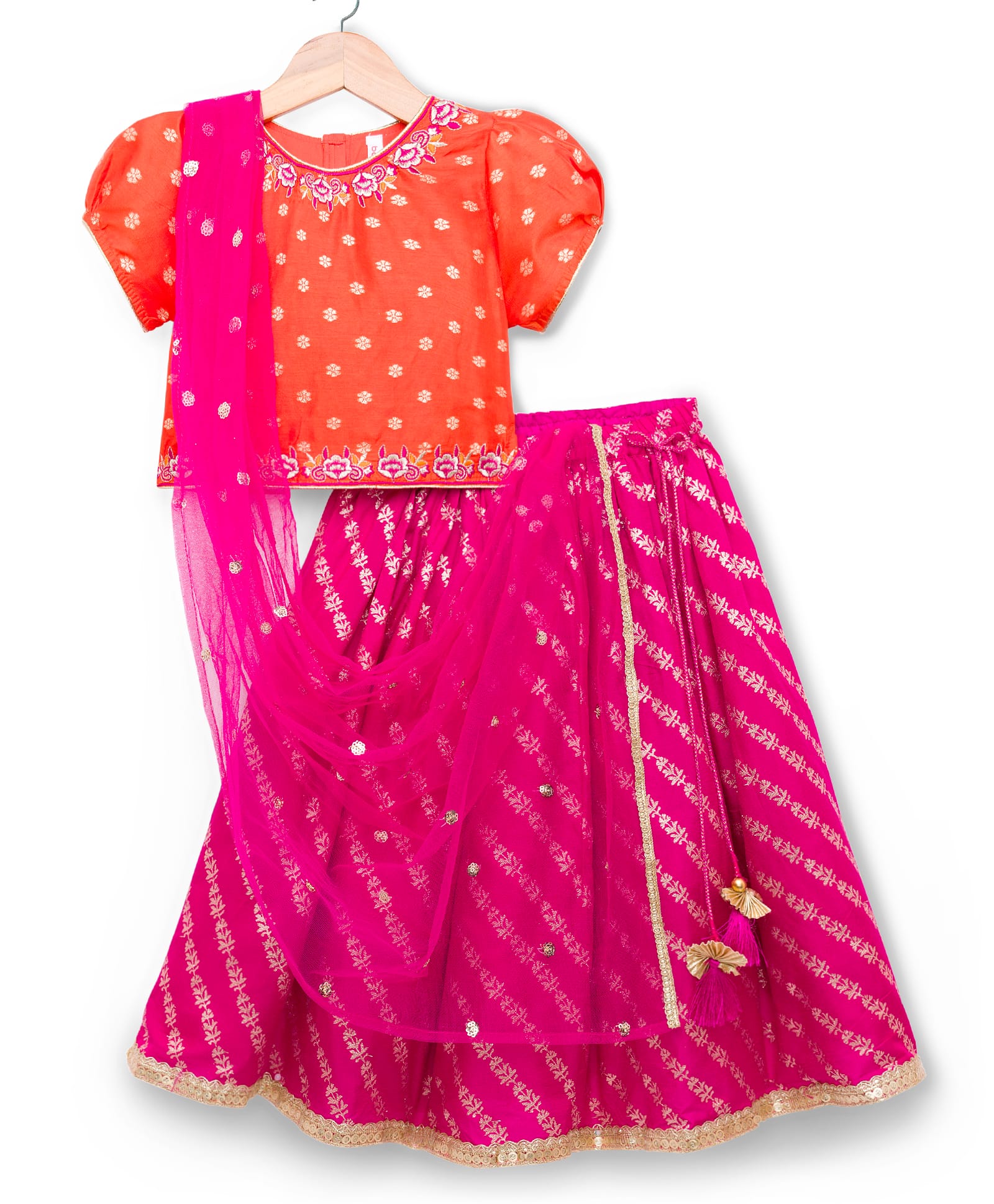 Babyhug Brocade Woven Puffed Sleeves Floral Embroidered Choli Lahenga set with Dupatta- Fuchsia-picture-21