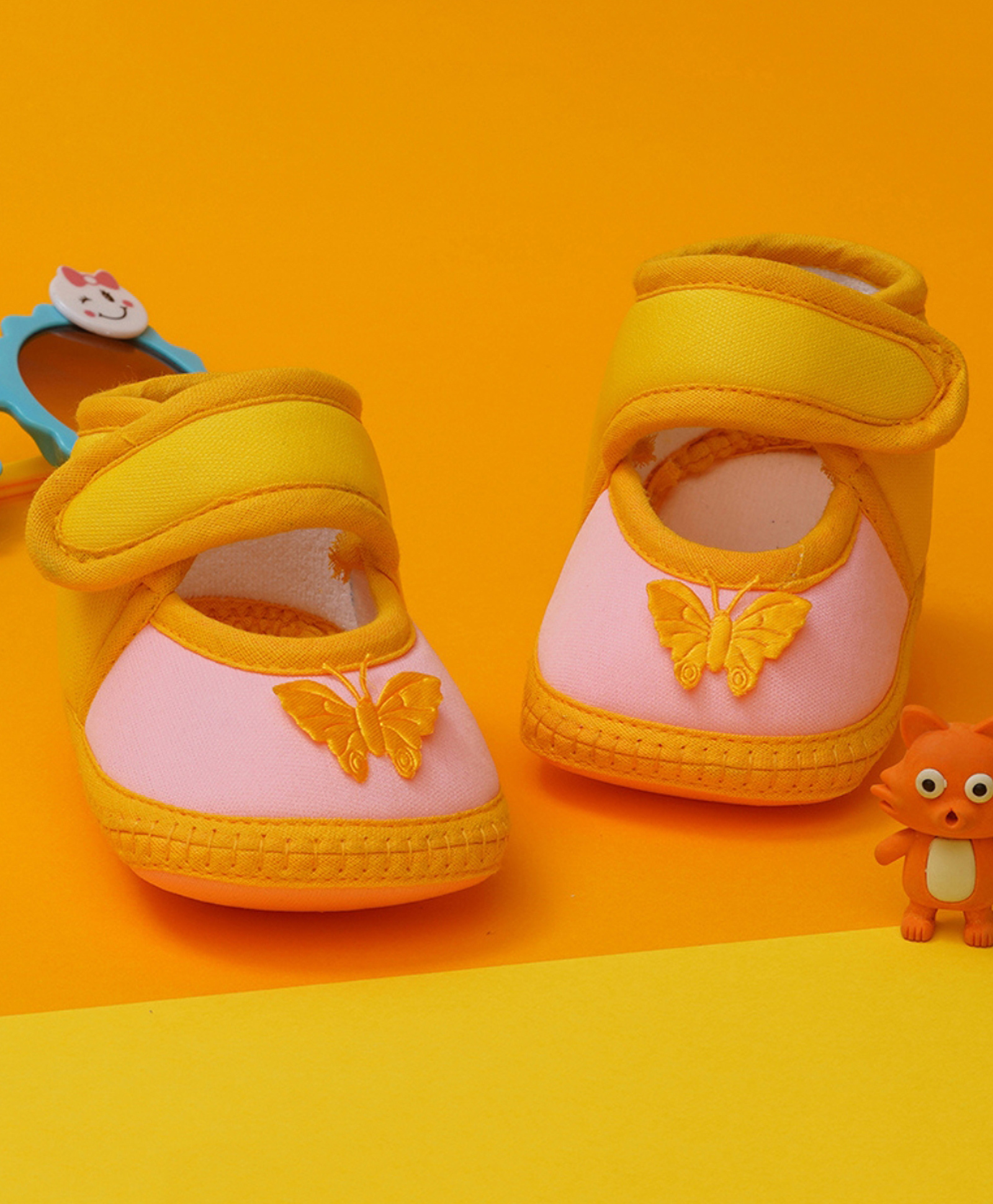 Neska Moda Butterfly Patch Detailed Velcro Closure Booties - Yellow & Baby Pink-picture-17