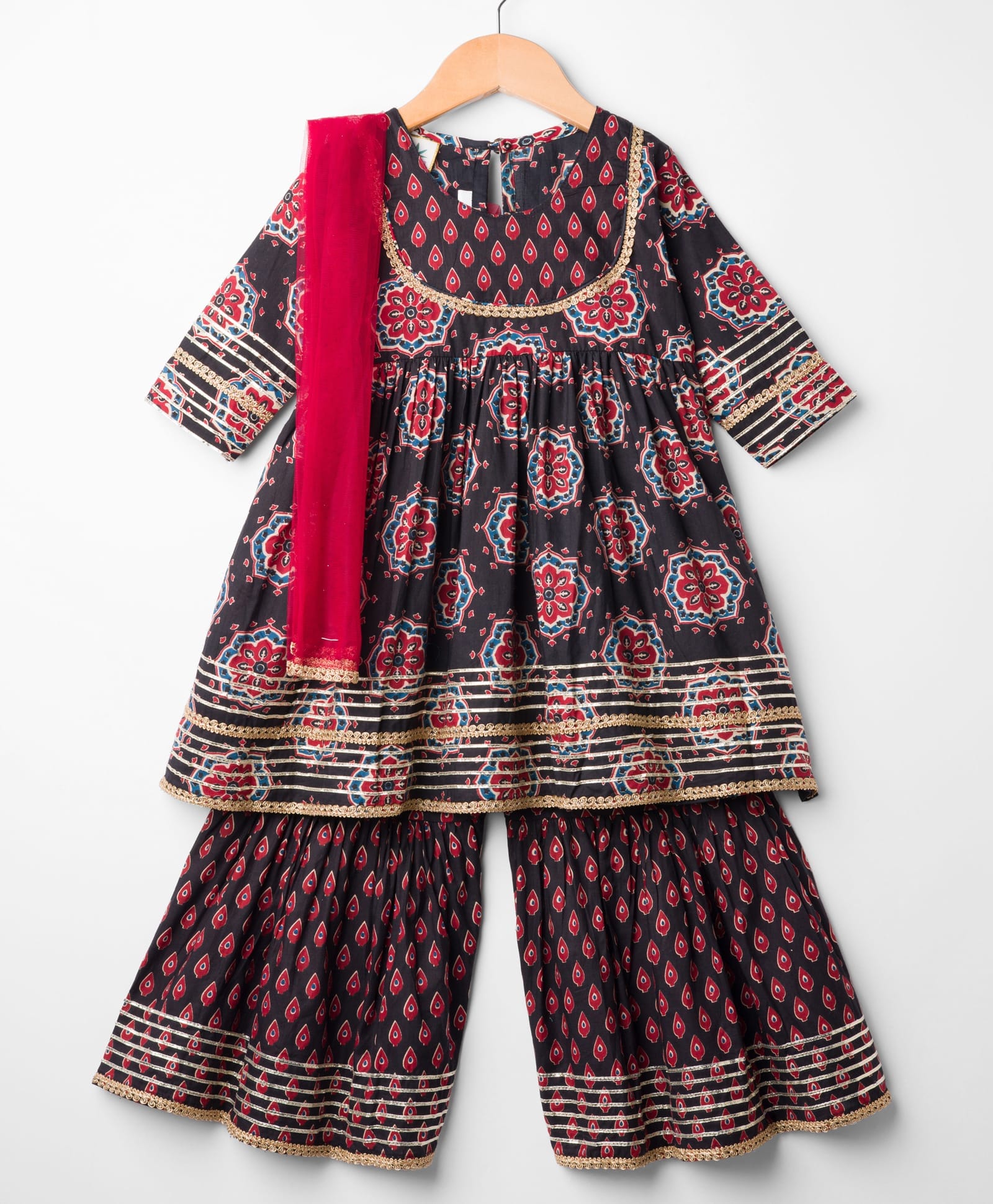 teentaare Teentaaare Cotton Woven Three Fourth Sleeves Kurti Gharara & Dupatta Set with Floral Print - Black-picture-26