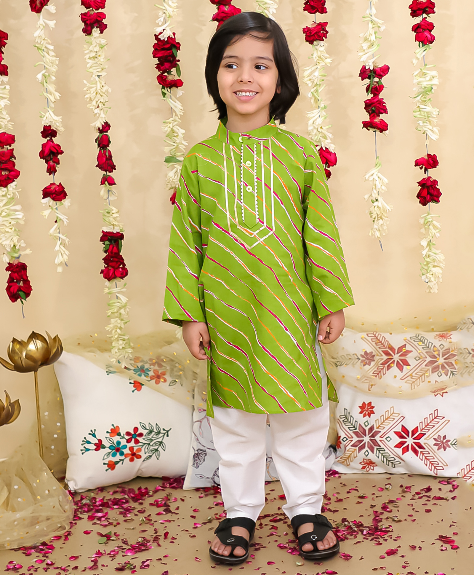 BownBee Pure Cotton Woven Full Sleeves Leheriya Deisgned Lace Detailed Kurta Pyjama Set - Green-image-46