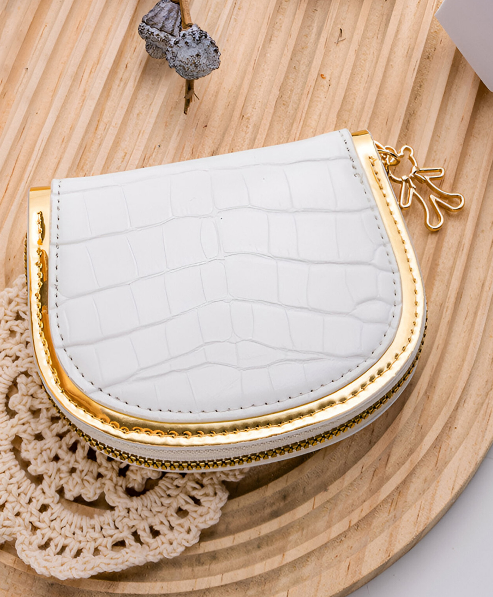 SYGA Women Luxury Shell-Shaped Coin Wallet Compact Zipper Pouch with Gold Accent(White)-image-10