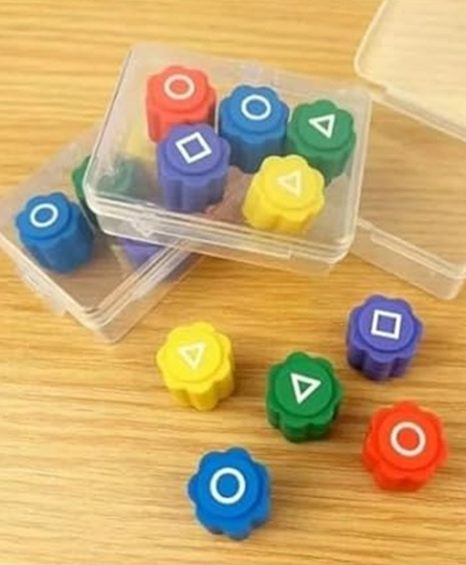 AKN TOYS Gonggi Game Set, Stones Plastic Playing Pieces with Storage Case, Squad Traditional Korean Game ,- PACK OF 1 ( COLOR AND DESIGN VARY )-picture-5