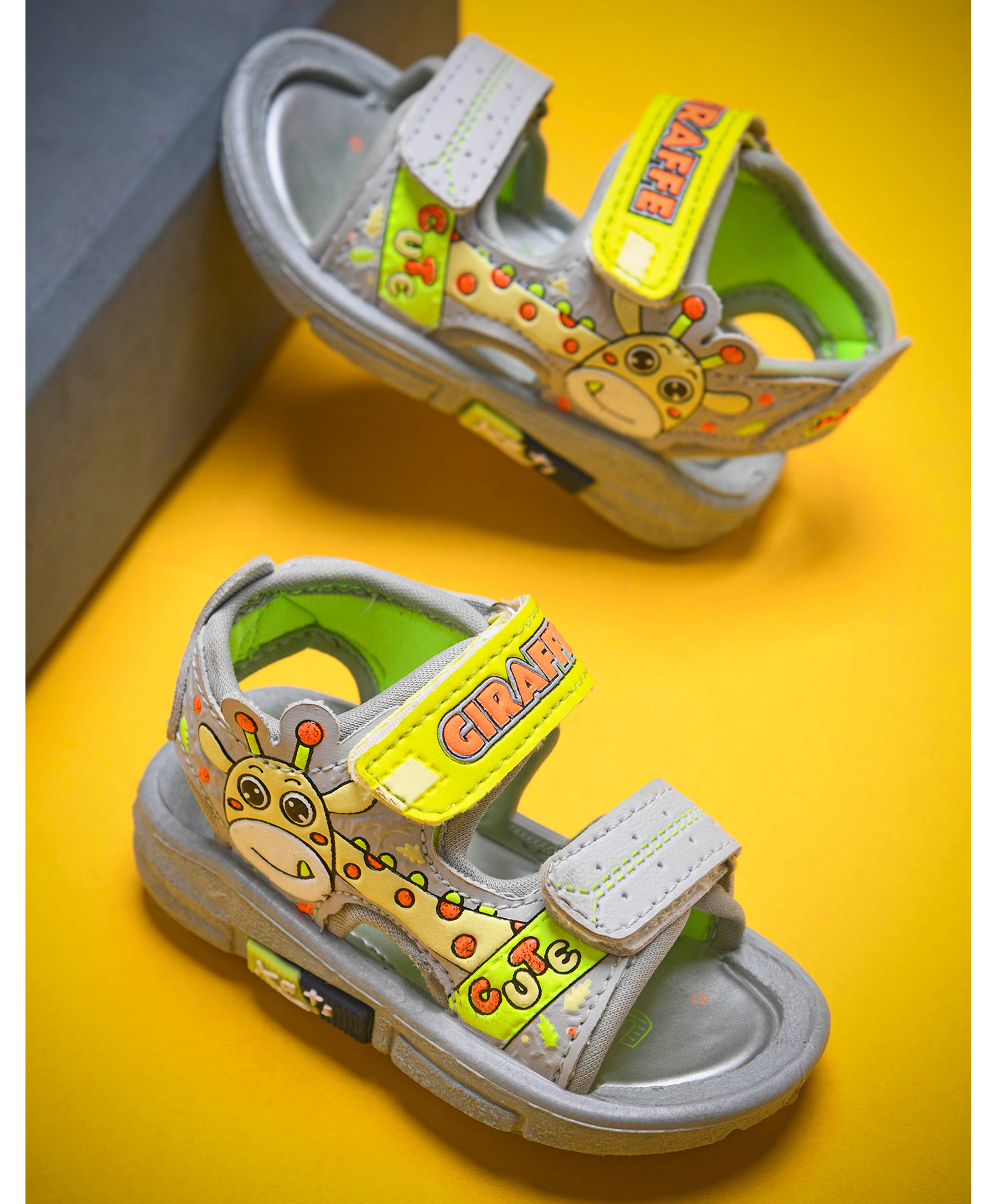 KATS Giraffe Patch Detailed Musical Velcro Closure Sandals - Grey-picture-43