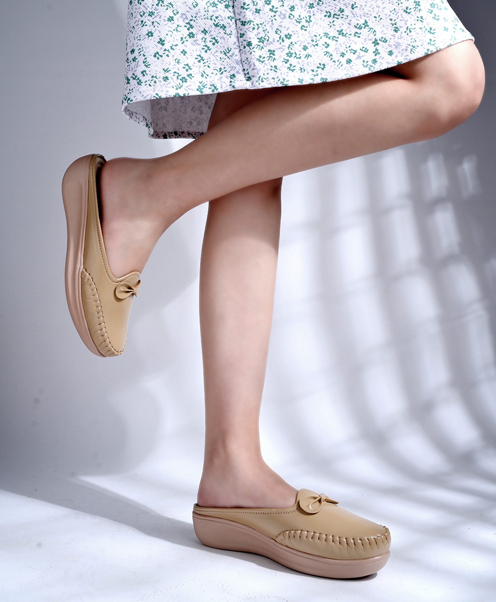 Shoetopia Bow Applique Detailed Wedge Sandals - Beige-picture-18