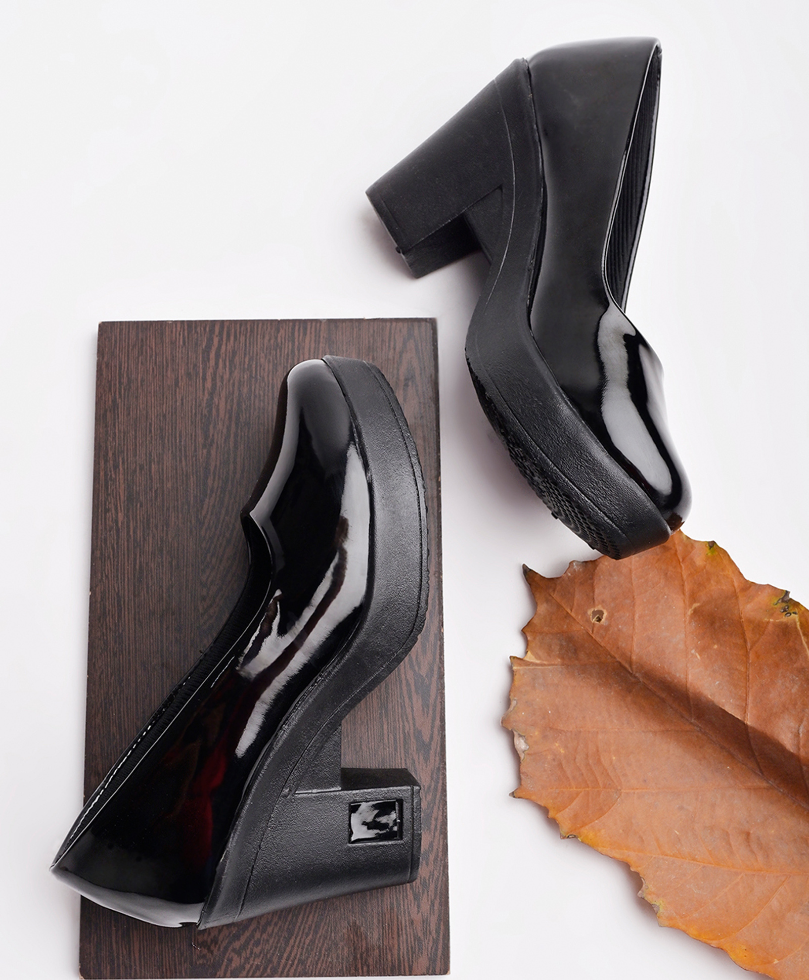 Shoetopia Solid Block Heel Sandals - Black-picture-39