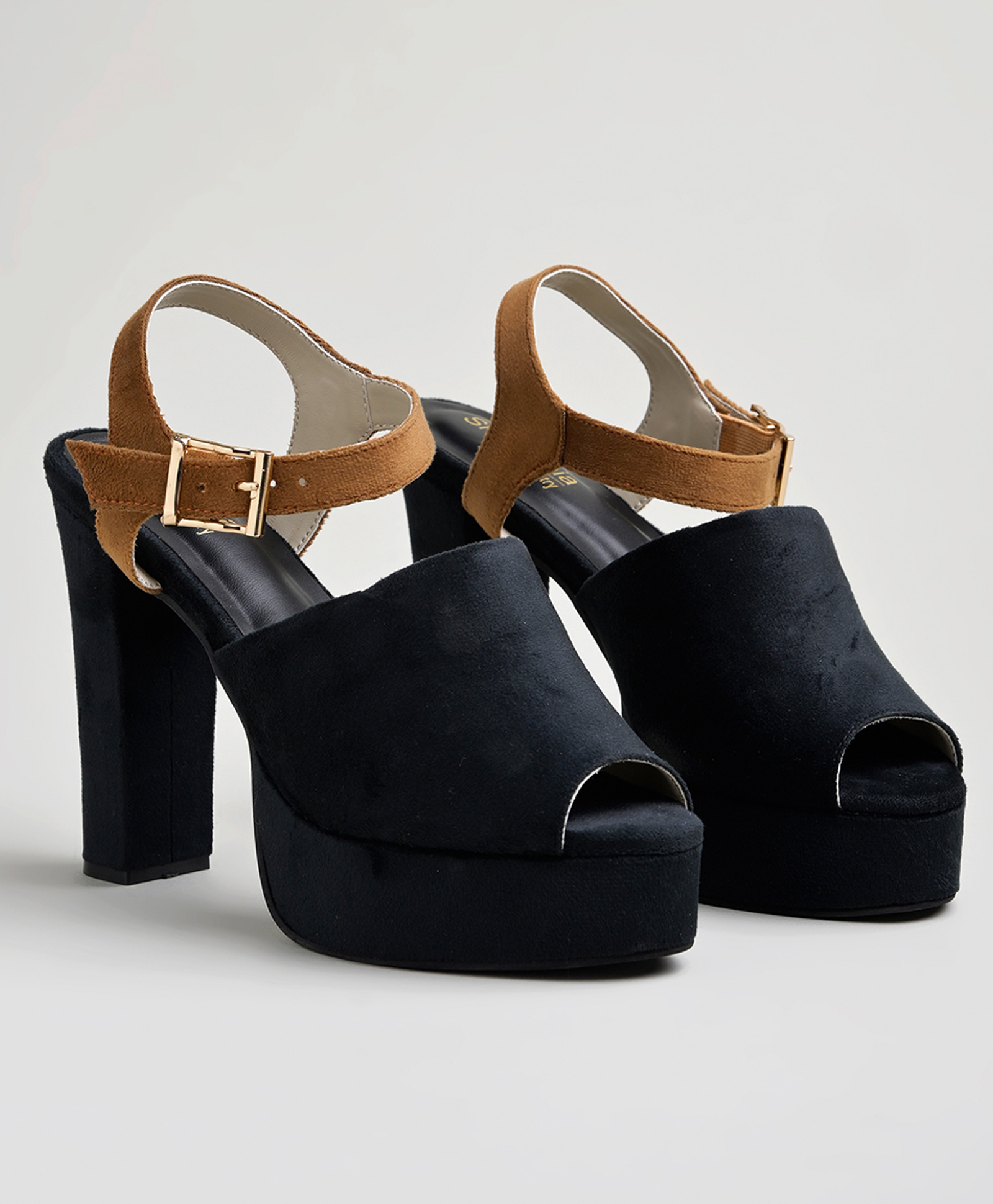 Shoetopia Solid Buckle Closure Heeled Sandals - Black-picture-17