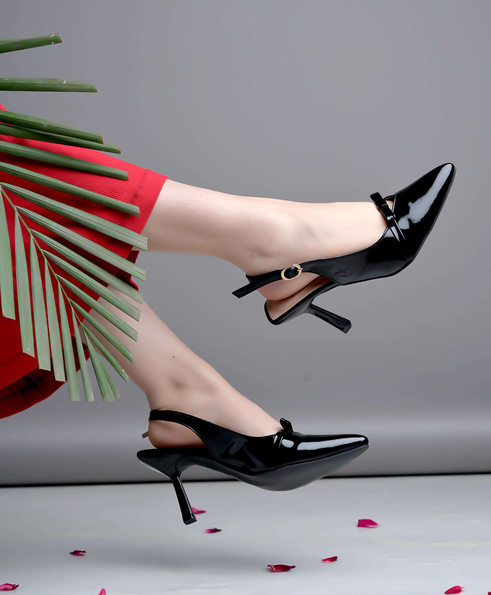Shoetopia Bow Applique Detailed With Buckle Closure Block Heel Sandals - Black-picture-21