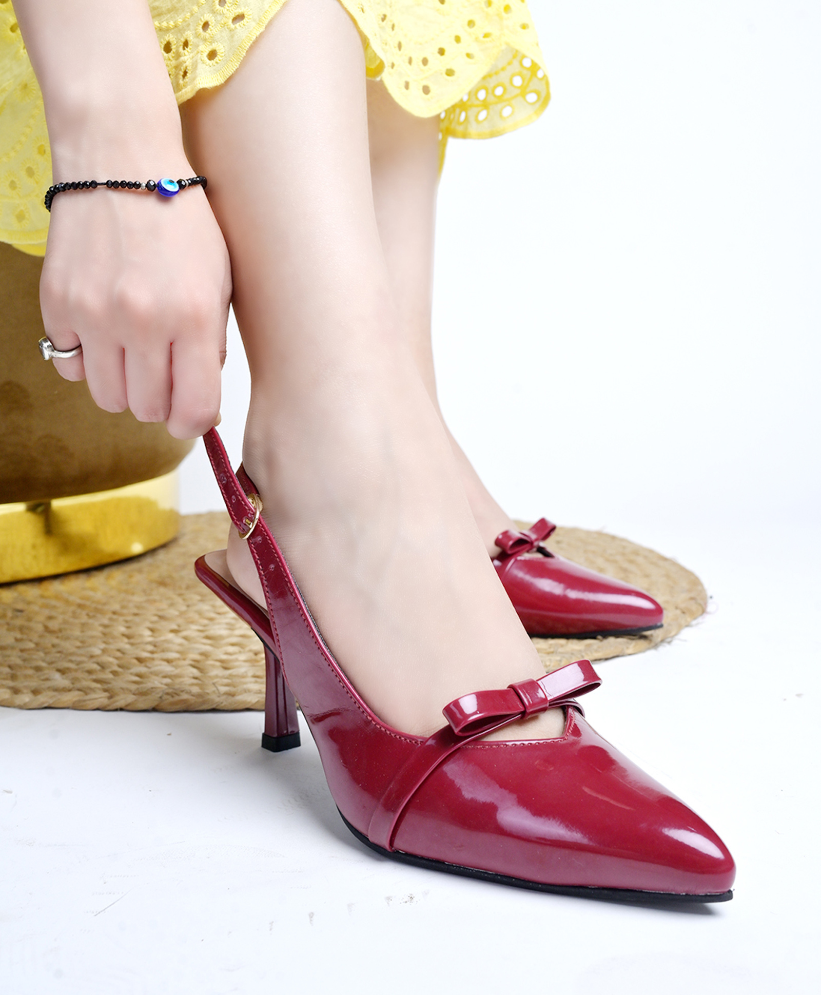 Shoetopia Bow Applique Detailed With Buckle Closure Block Heel Sandals - Red-image-6