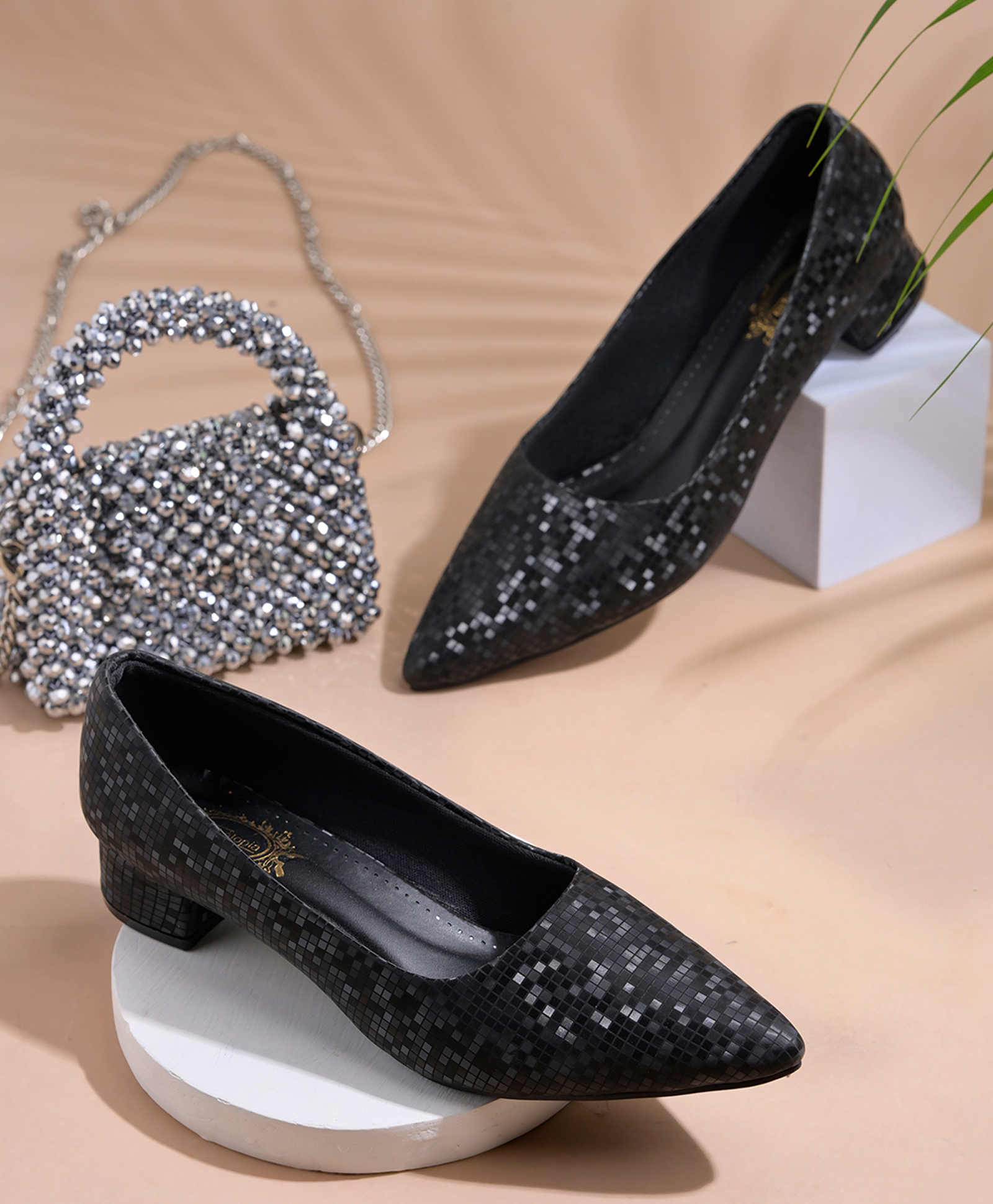 Shoetopia Checked Pumps Sandals - Black-picture-17