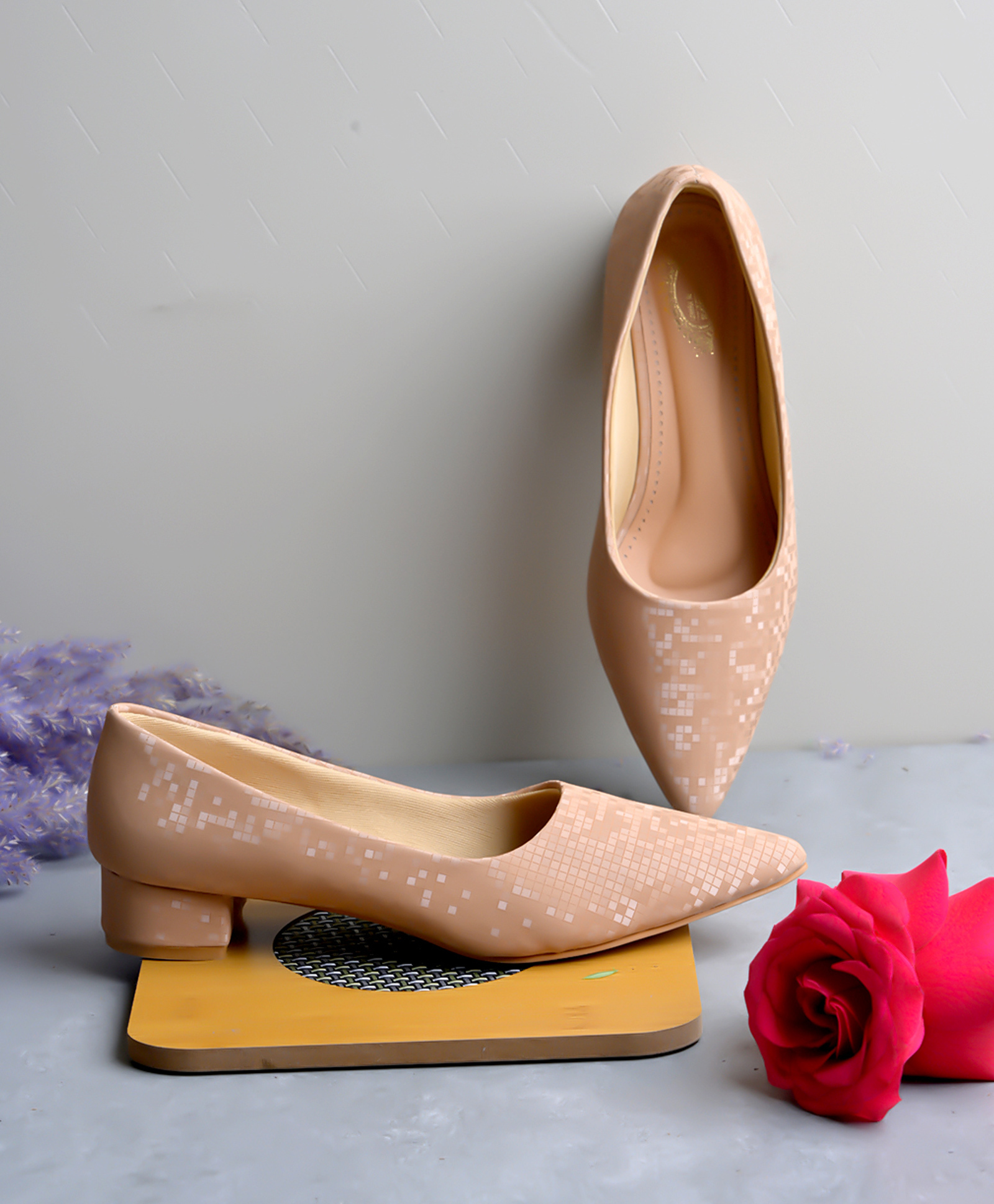 Shoetopia Checked Pumps Sandals - Tan-picture-16