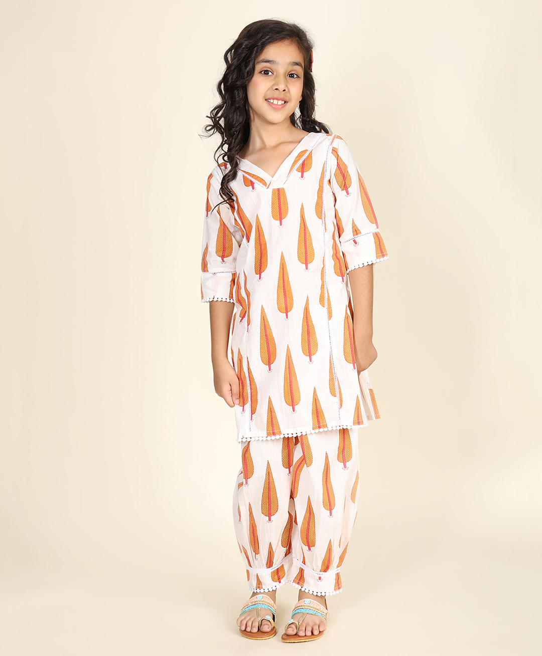 LIL PITAARA Pure Cotton Woven Three Fourth Sleeves Leaves Printed Lace Detailed Kurti & Pant Set - White-picture-24