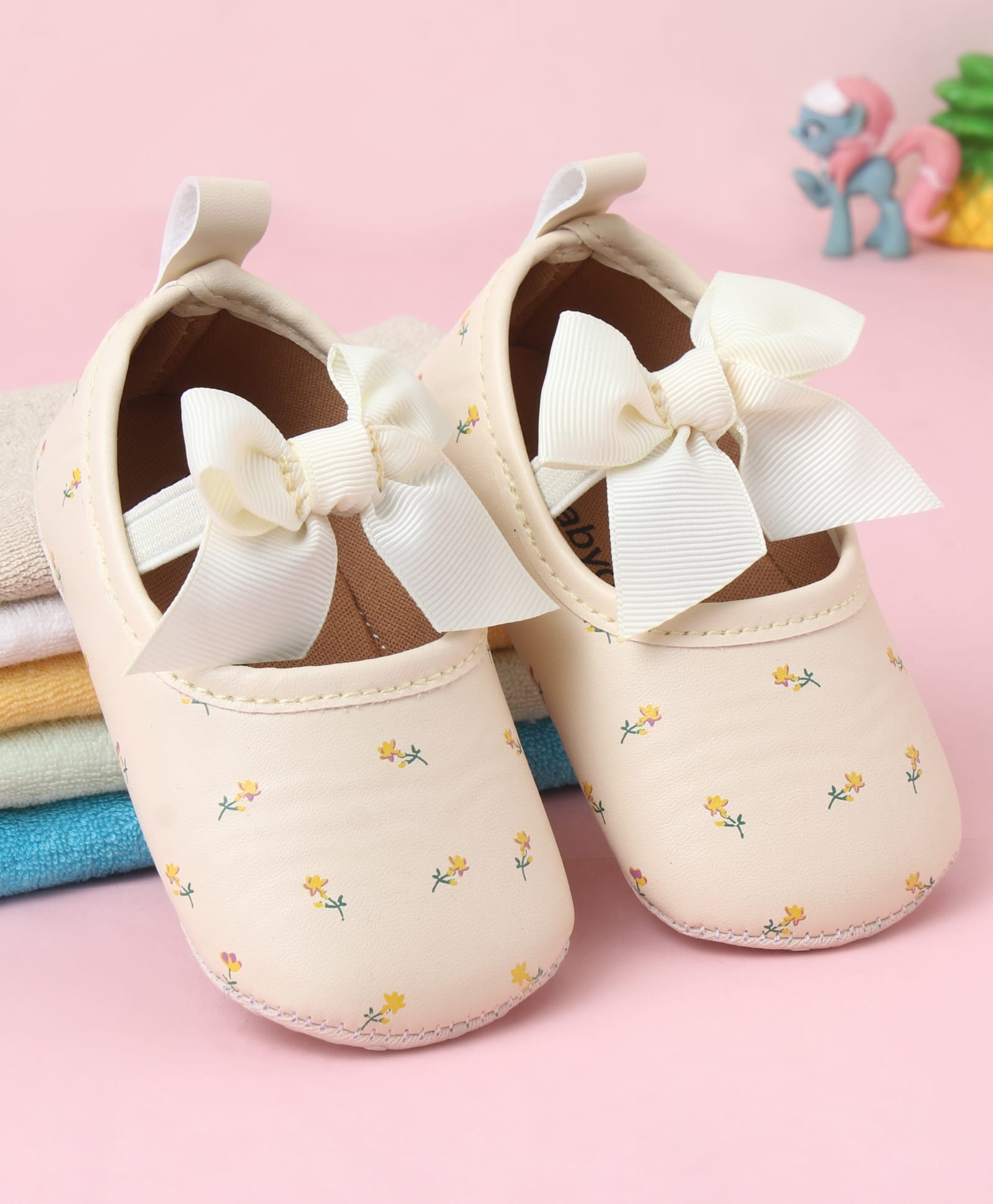 Babyoye Slip On Booties With Floral Print & Bow Applique - Yellow-picture-17