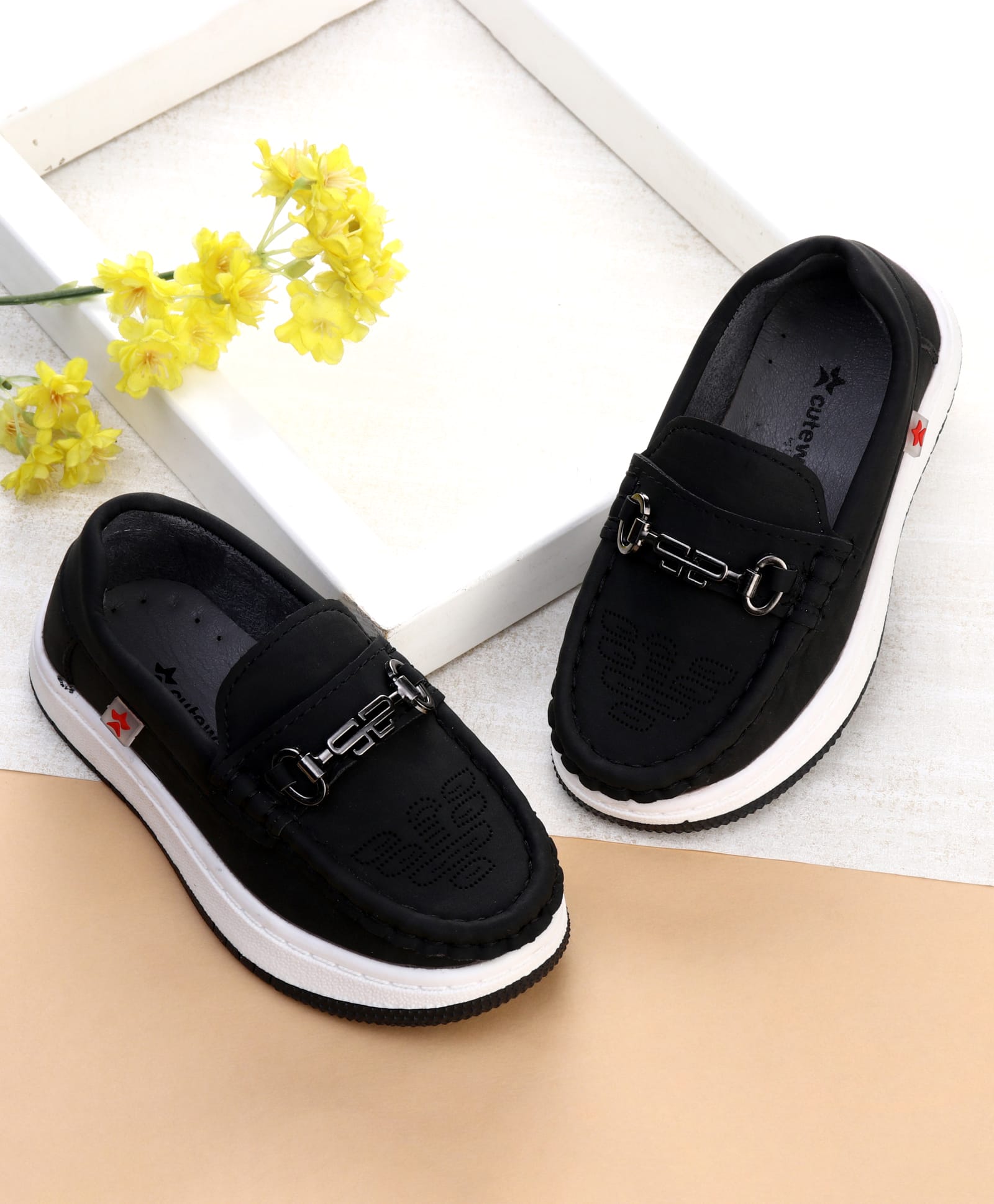 Cute Walk by Babyhug Formal Shoes With Textured Design - Black-image-49
