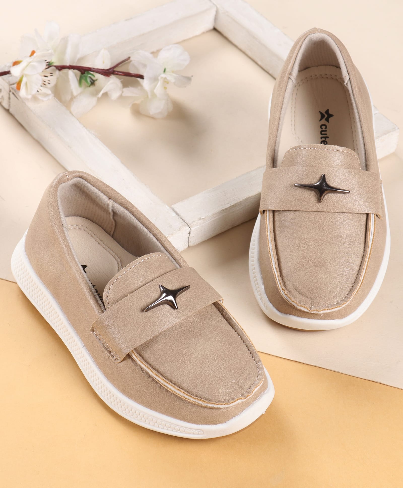 Cute Walk by Babyhug Solid Color Loafers with 3D Applique - Beige-image-14