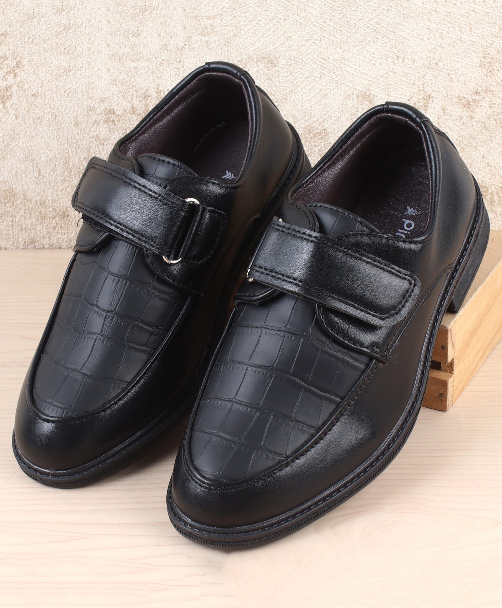 Pine Kids Velcro Closure Solid Oxfords - Black-image-1