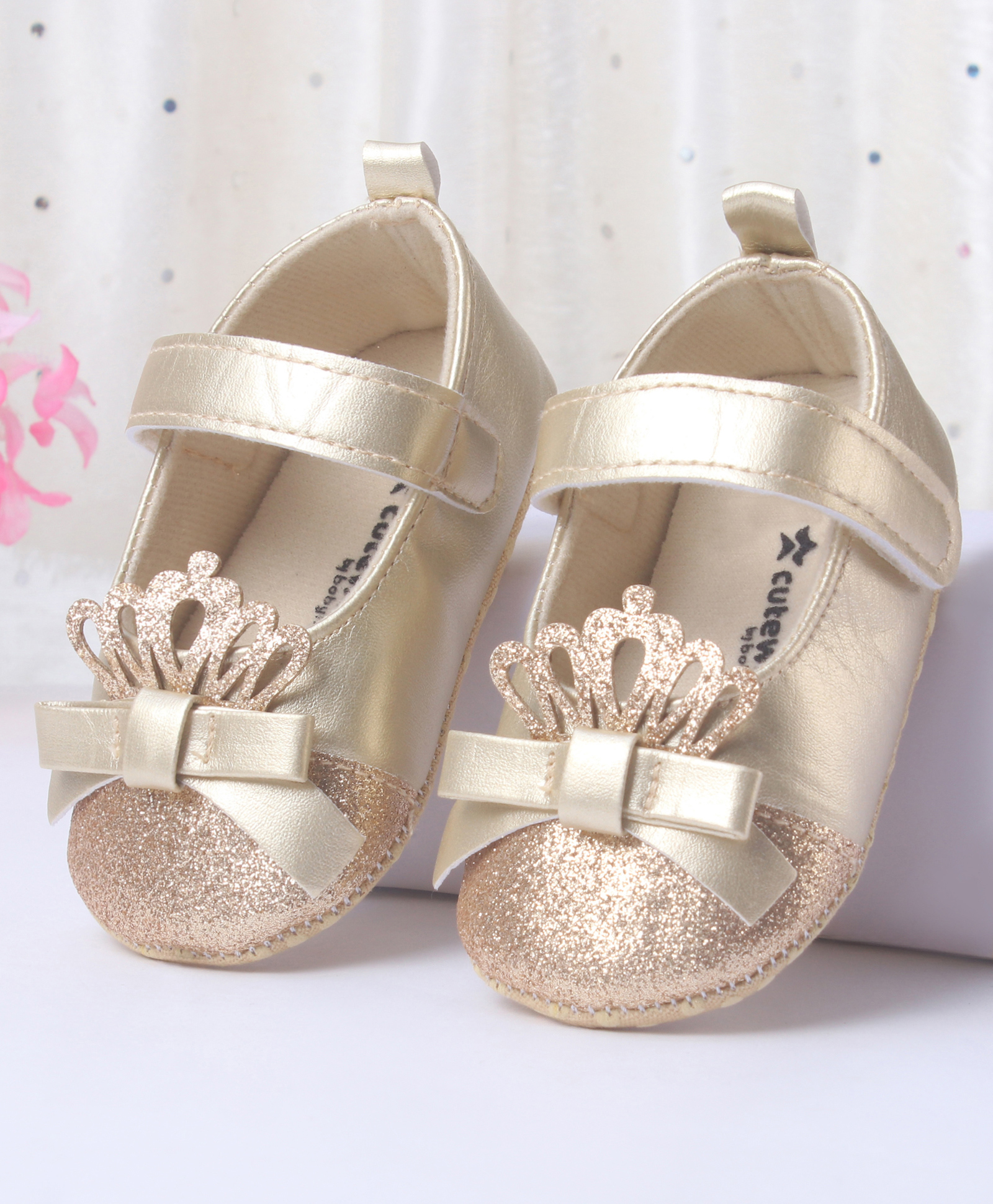 Cute Walk by Babyhug Velcro Closure Booties with Shimmer Floral Applique - Golden-image-3