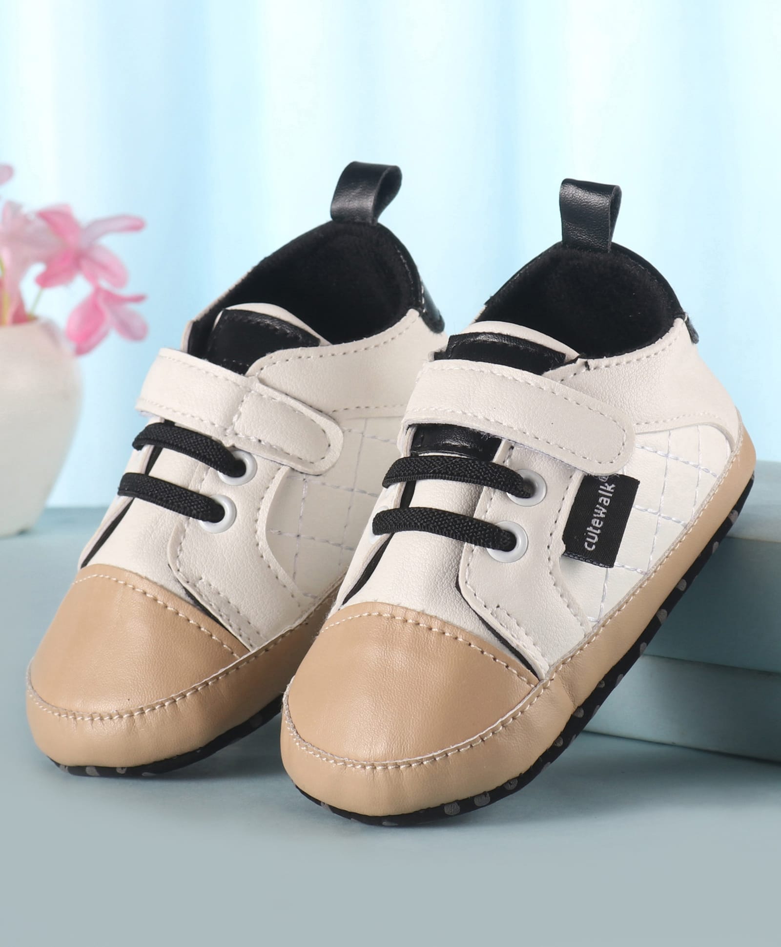 Cute Walk by Babyhug Velcro Closure Booties - Black-image-24
