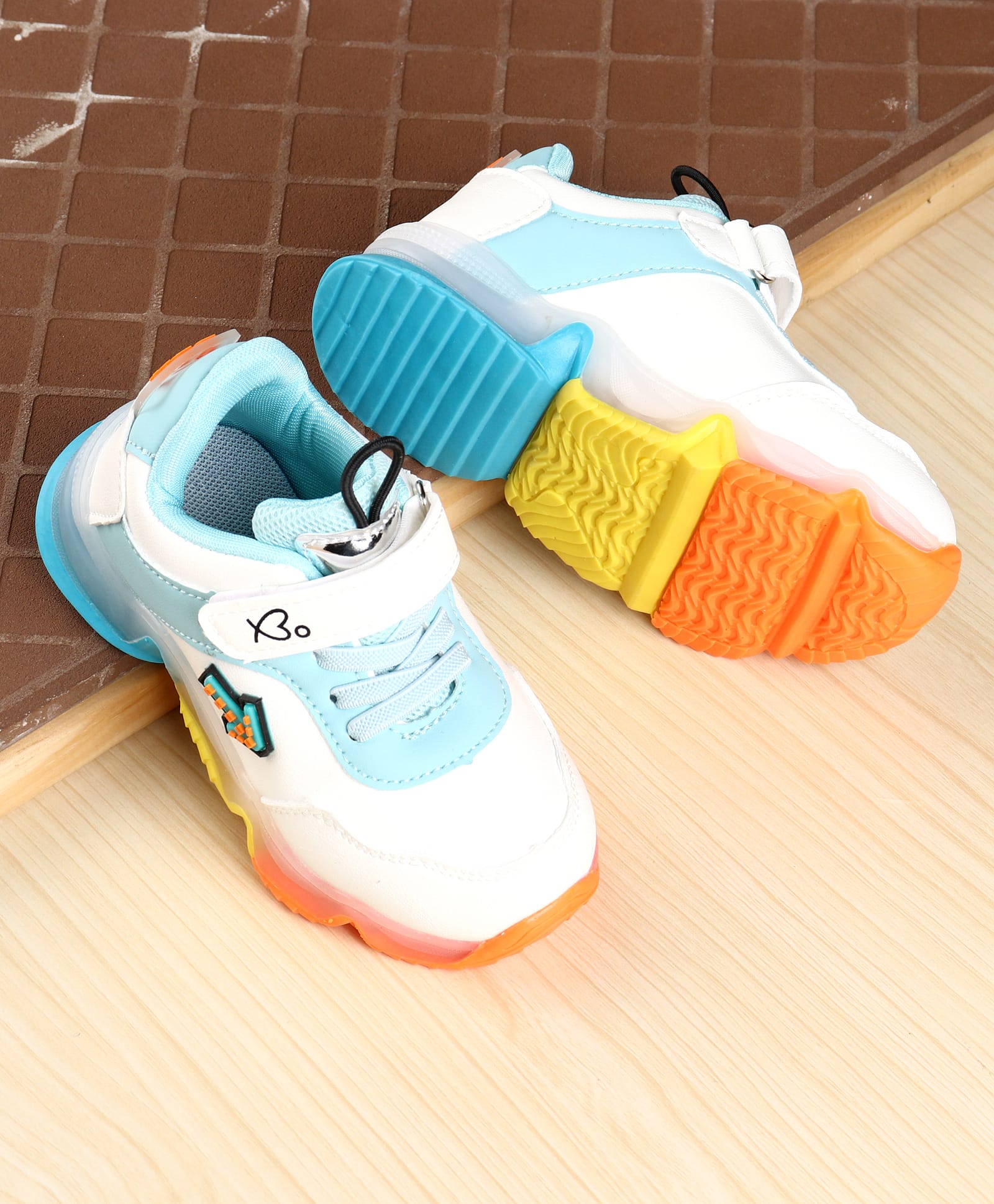 Babyoye Velcro Closure Sneaker Shoes With Arrow Applique - Blue