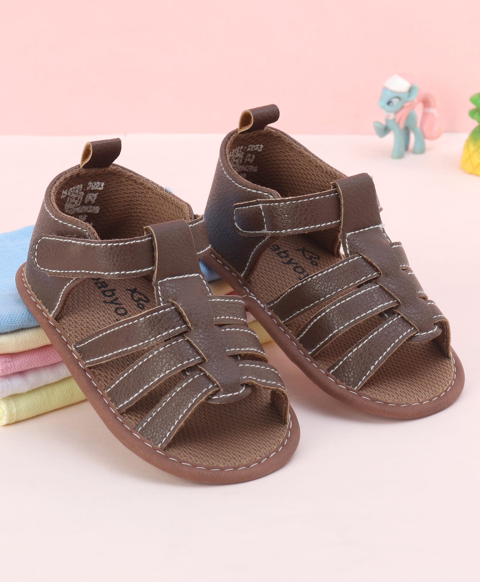 Babyoye Velcro Closure Solid Booties - Brown