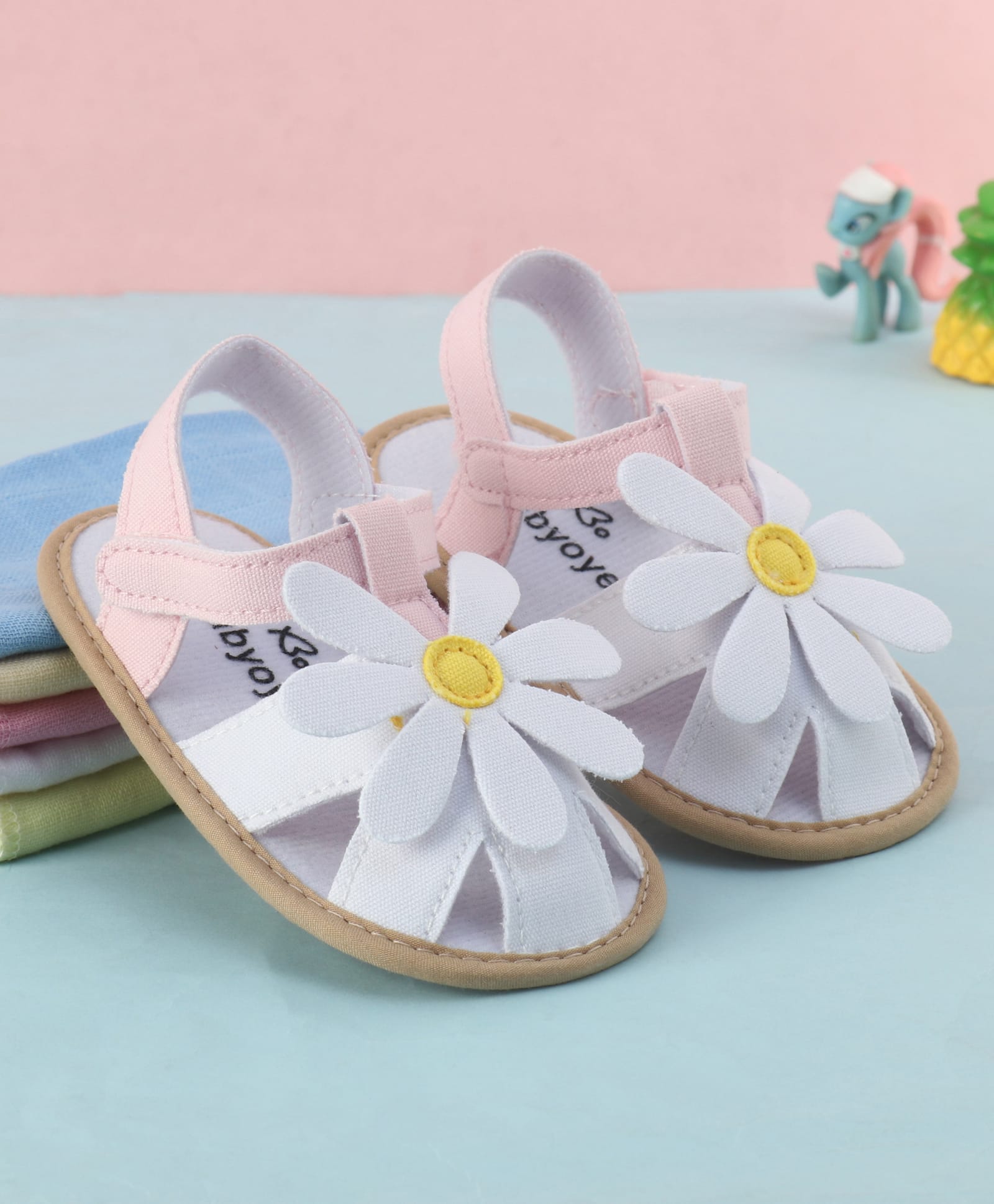 Babyoye Velcro Closure Booties with Floral Applique - Pink