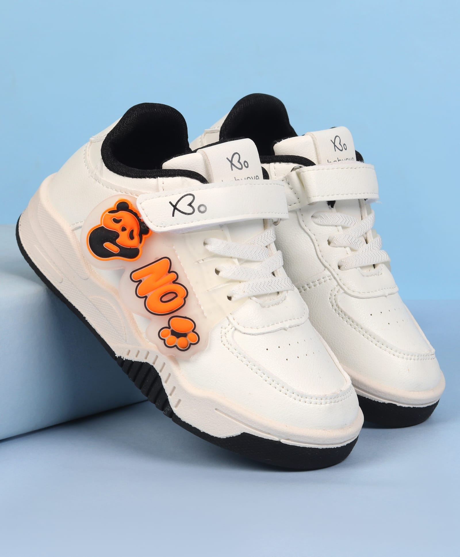 babyoye velcro closure casual shoes with panda applique - white