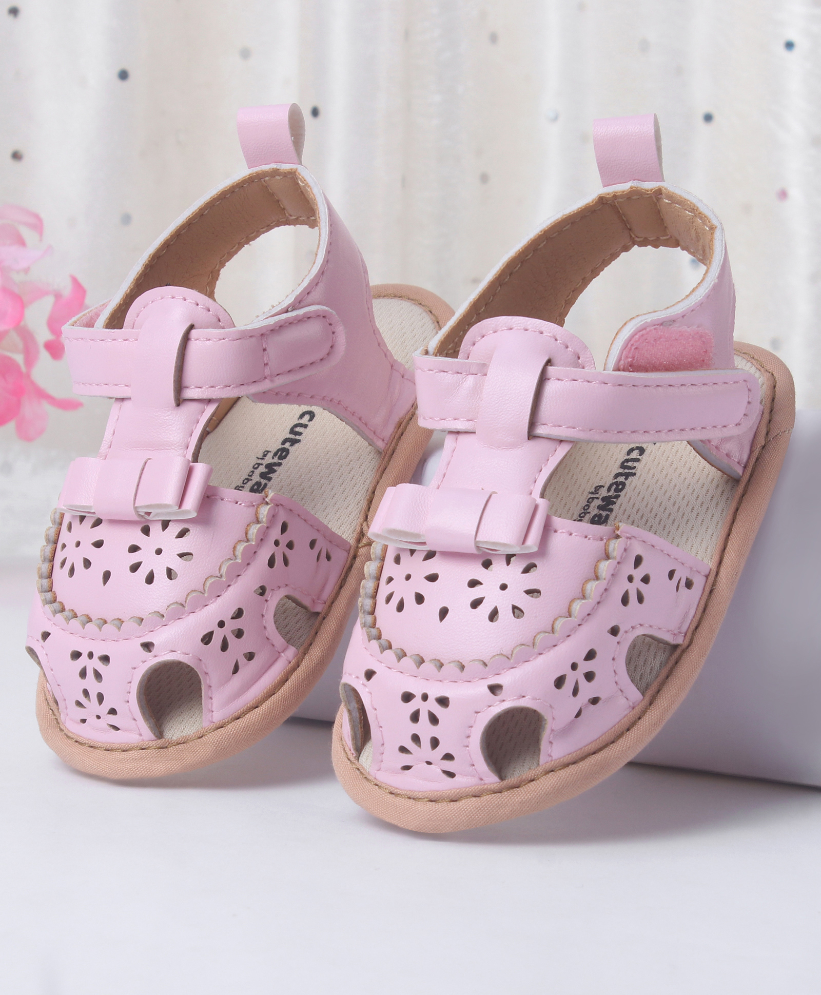 Cute Walk by Babyhug Velcro Closure Solid Booties - Pink-image-38