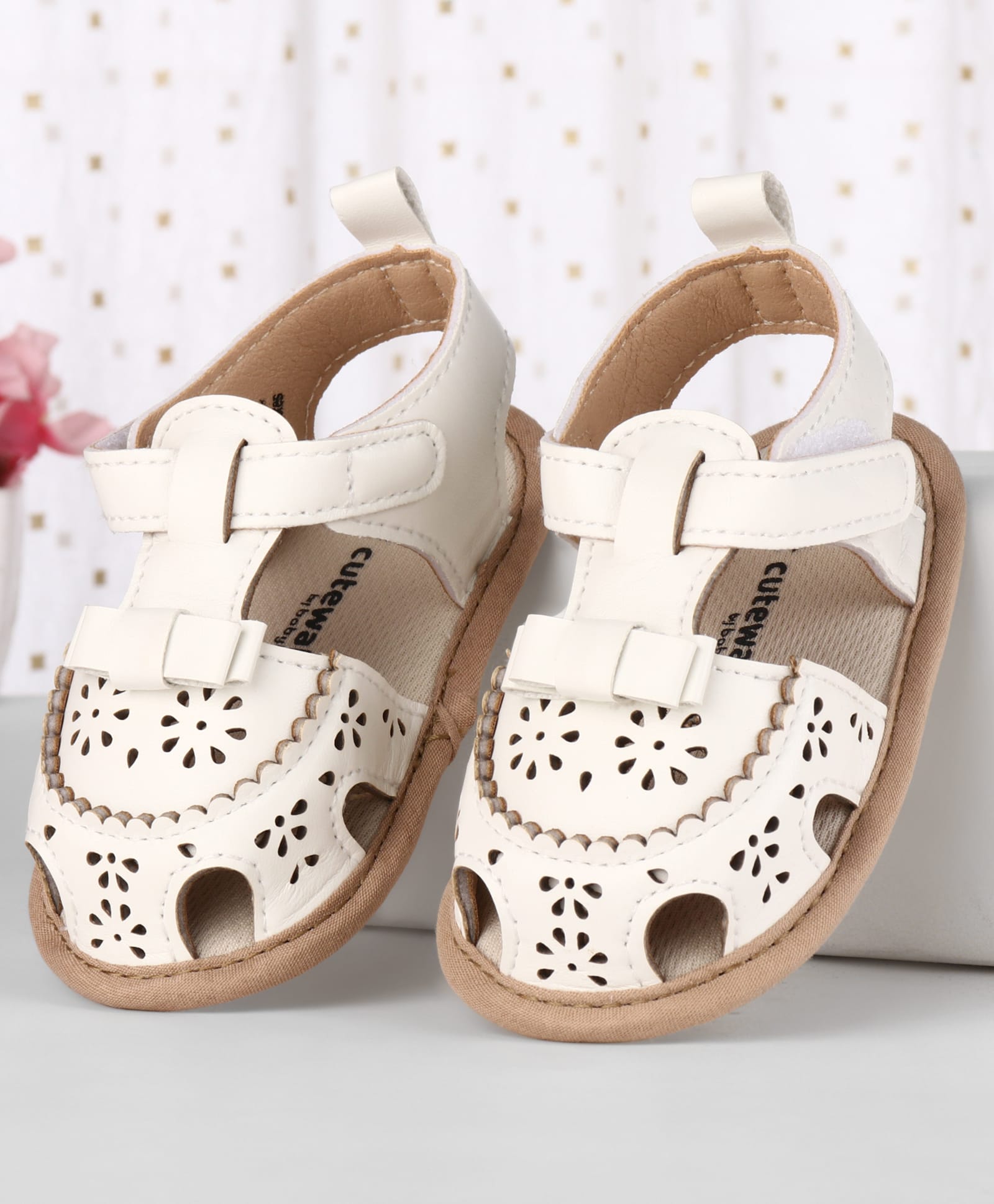 Cute Walk by Babyhug Velcro Closure Solid Booties - White-image-19