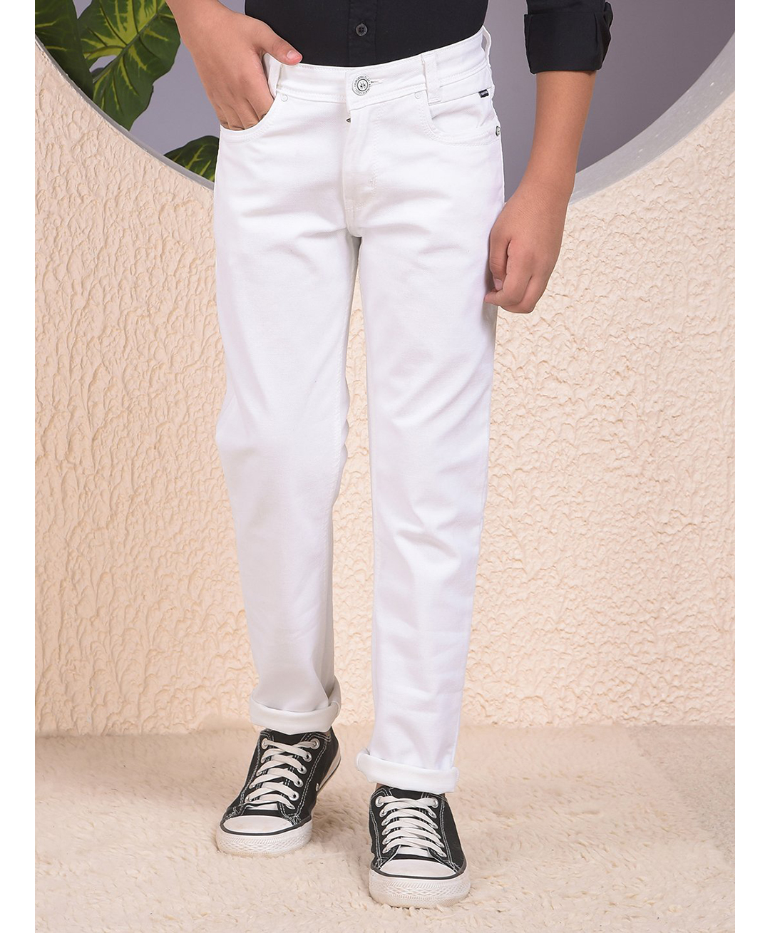 CRIMSOUNE CLUB Cotton Denim Solid Jeans - White-picture-36