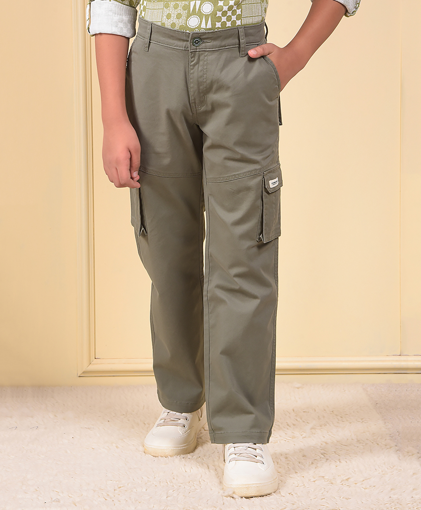 CRIMSOUNE CLUB Cotton Woven Solid Trousers - Green-picture-20
