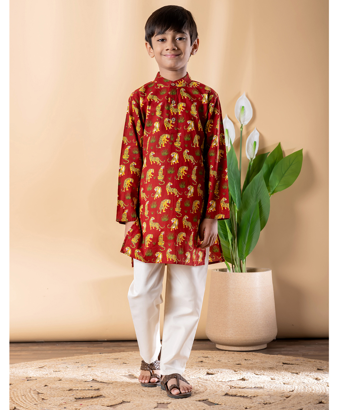 READIPRINT Cotton Woven Full Sleeves Tigers Printed Straight Style Kurta Pyjama Set - Maroon-image-6