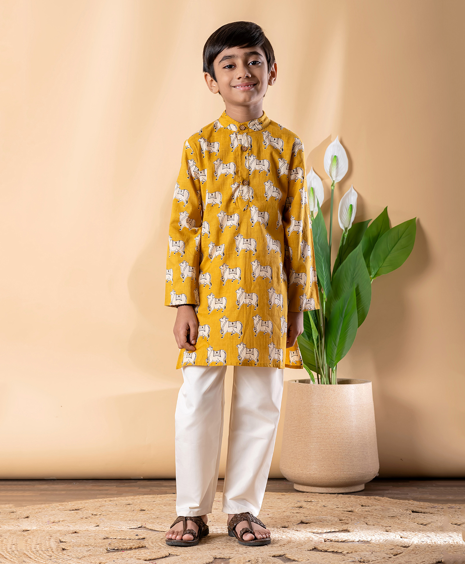 READIPRINT Woven Cotton Full Sleeves Animal Printed Straight Kurta Pyjama Set - Yellow-image-7