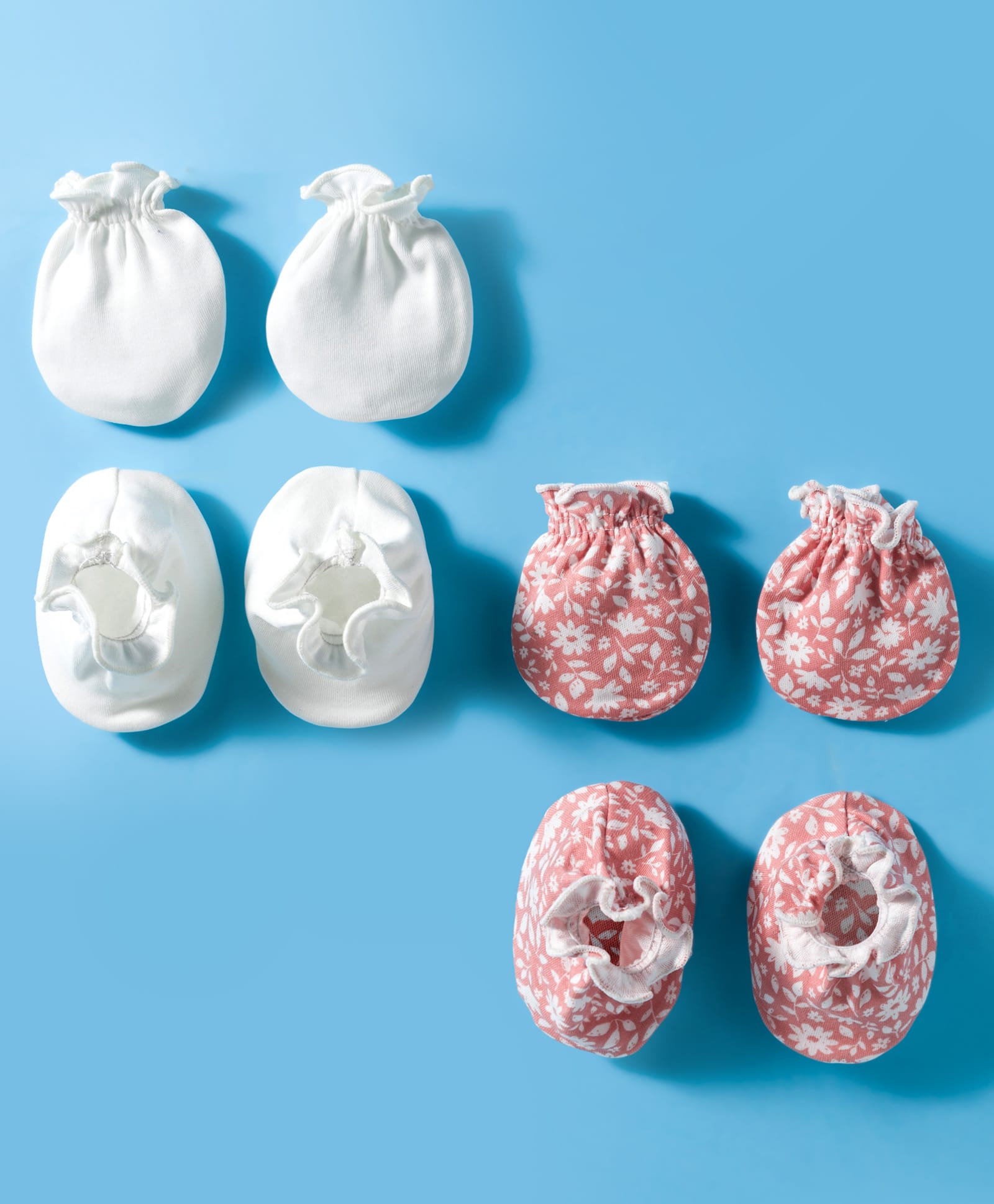 Ben Benny Interlock Knit Solid & Floral Printed Mittens and Booties Pack of 2 - Peach & White-image-26