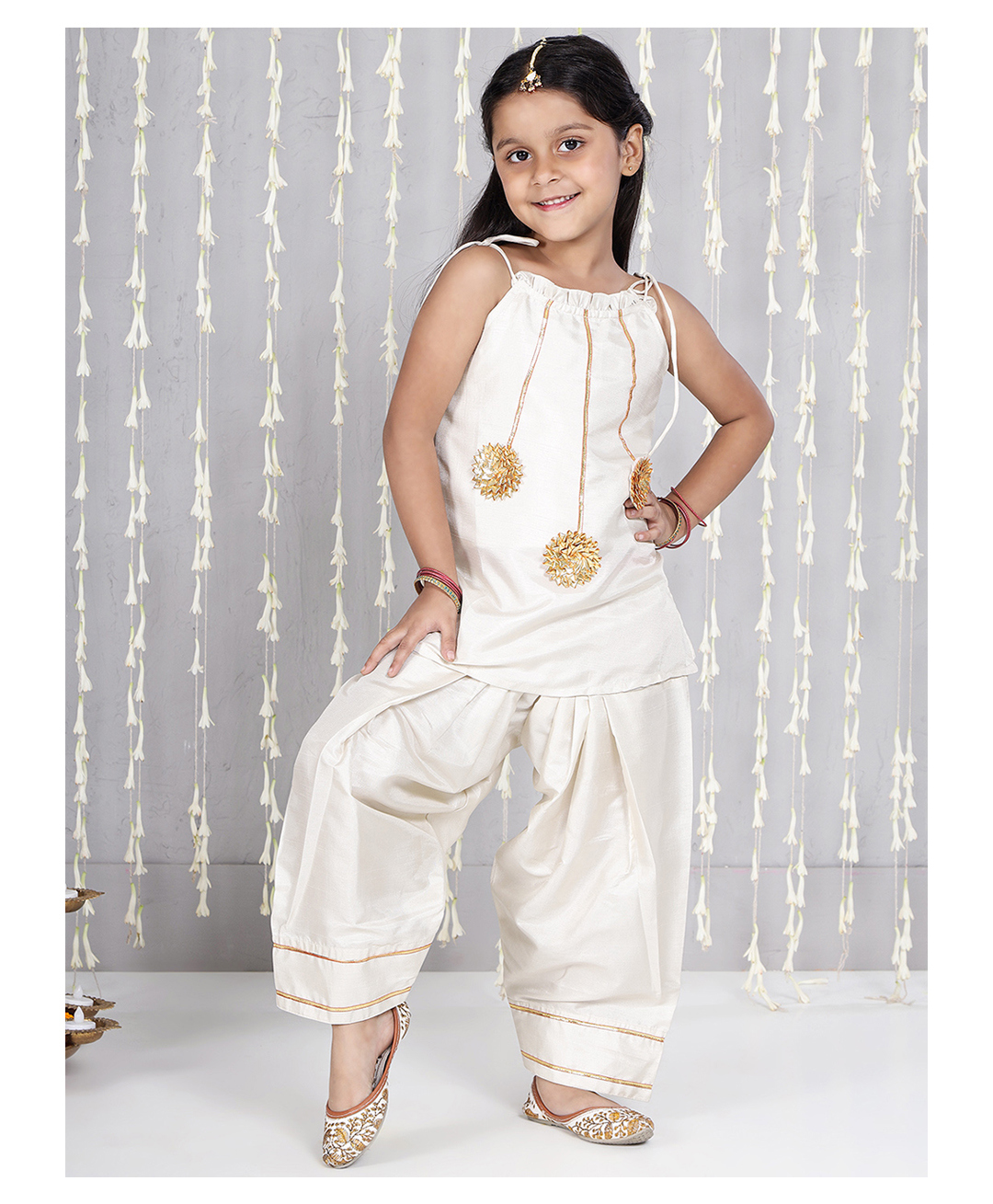 KID1 Silk Woven Sleeveless Floral Gotta Lace Embellished Kurti With Parsi Salwar Set - Off White-picture-10