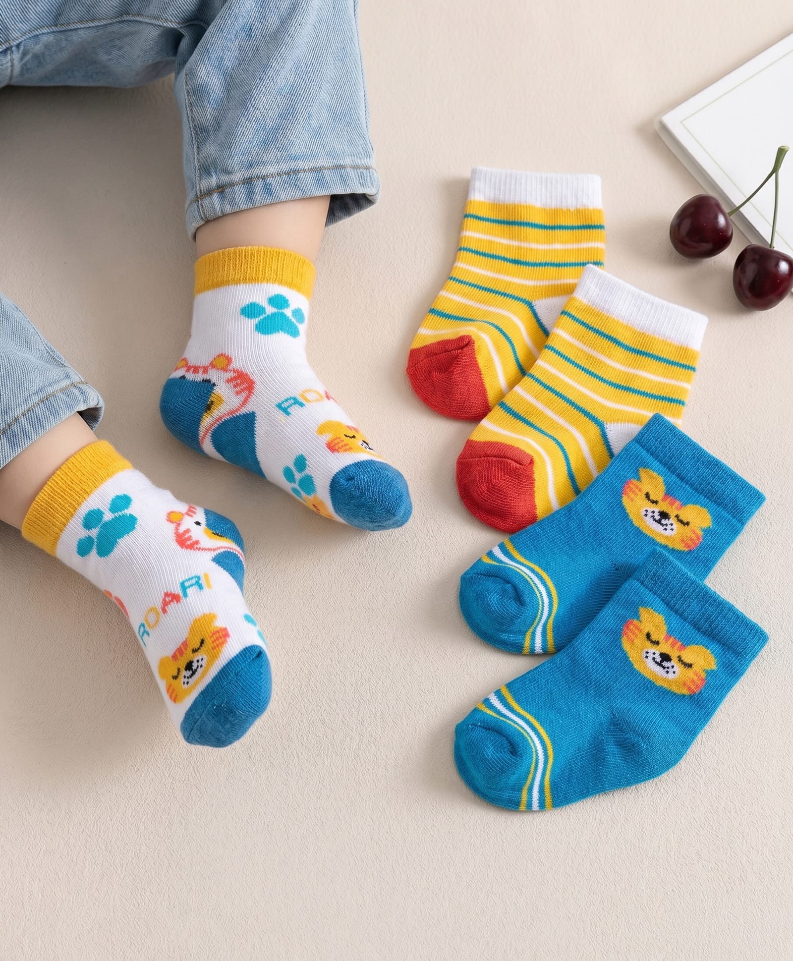Cute Walk by Babyhug Knit Ankle Length Antibacterial Socks With Stripe & Animal Design Pack Of 3 - Blue White & Yellow-picture-27