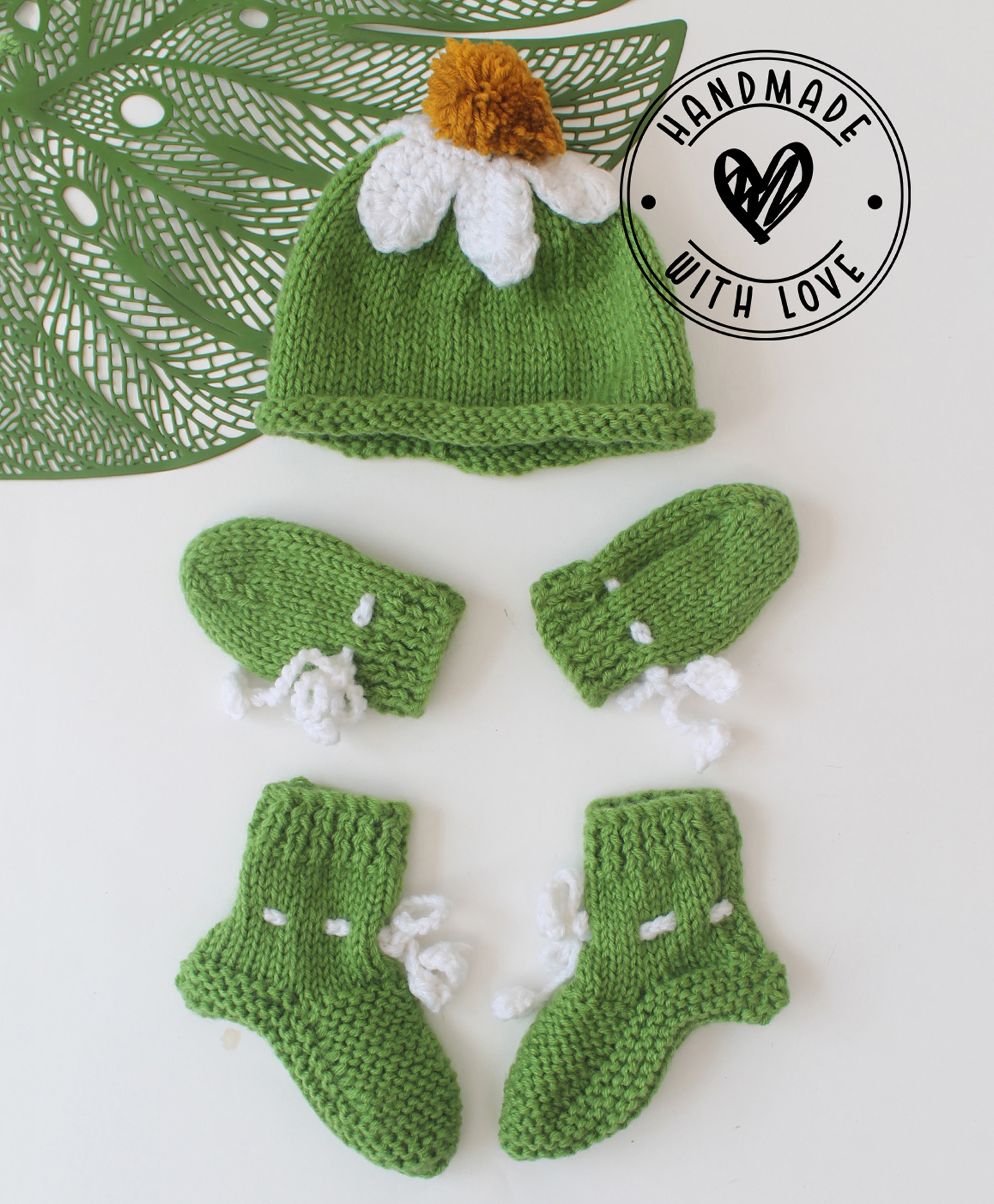 Woonie Knit Floral Applique Detailed Cap With Mittens & Booties - Green-image-15
